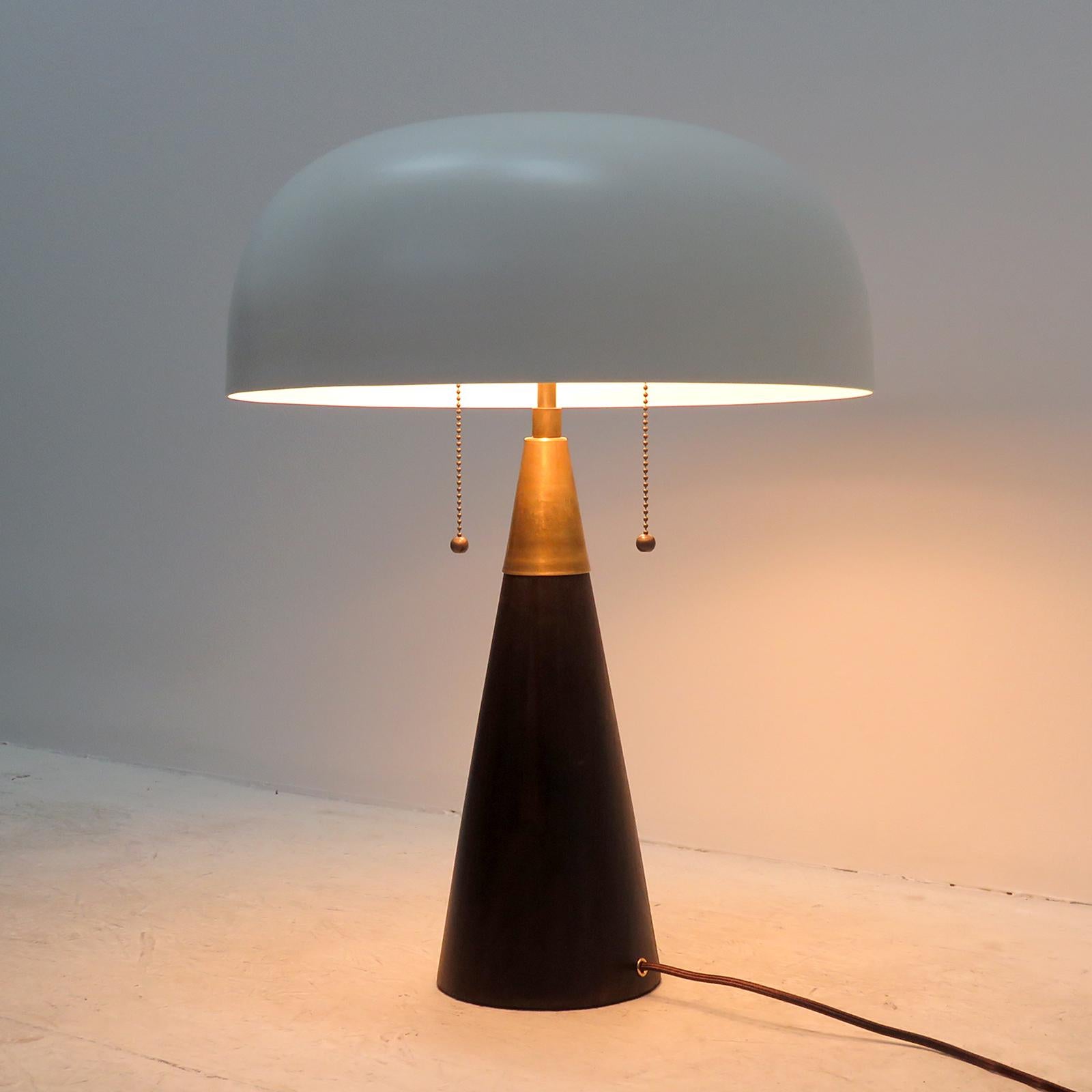 Alvaro Tischlampen II für die Galerie L7 im Zustand „Neu“ im Angebot in Los Angeles, CA