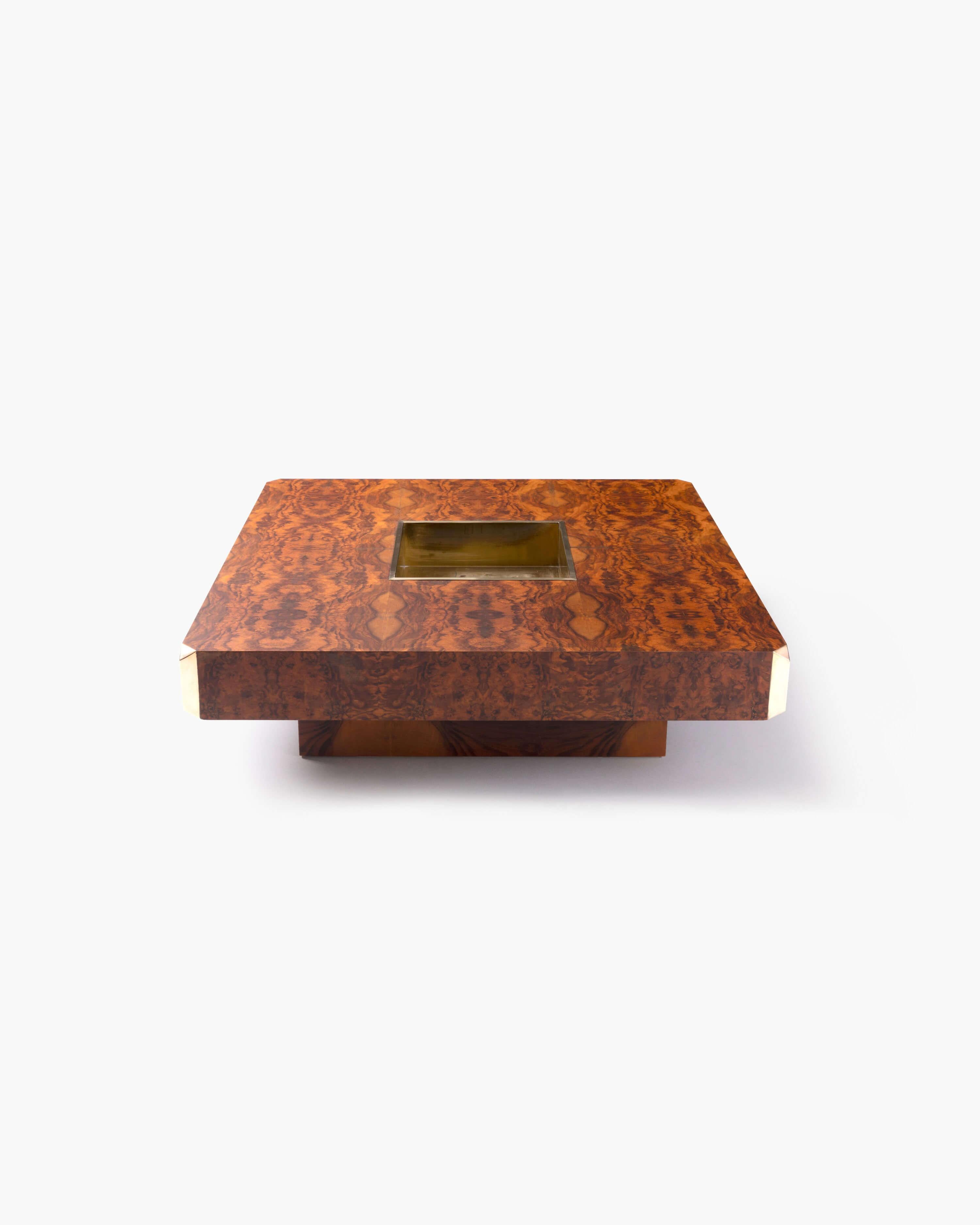 This cocktail table, designed by Willy Rizzo, is a part of his Alveo Series—alveo meaning riverbed. Rizzo, who first made his name as a photographer, launched his design career in the 1970s when he began creating luxury furniture for his own loft in