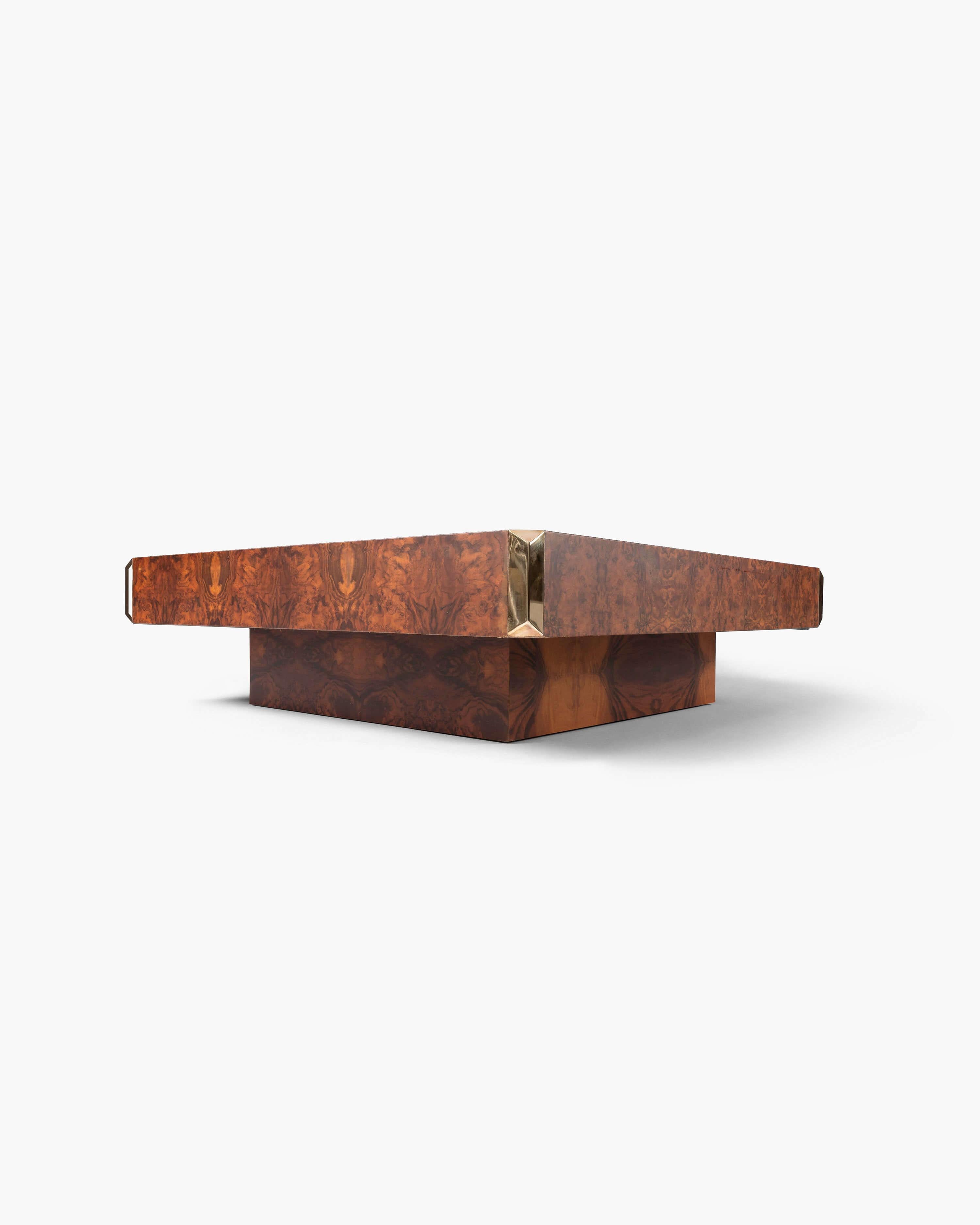Italian Alveo Cocktail Table in Walnut BurlWood Veneer with Brass Corners & Drybar For Sale