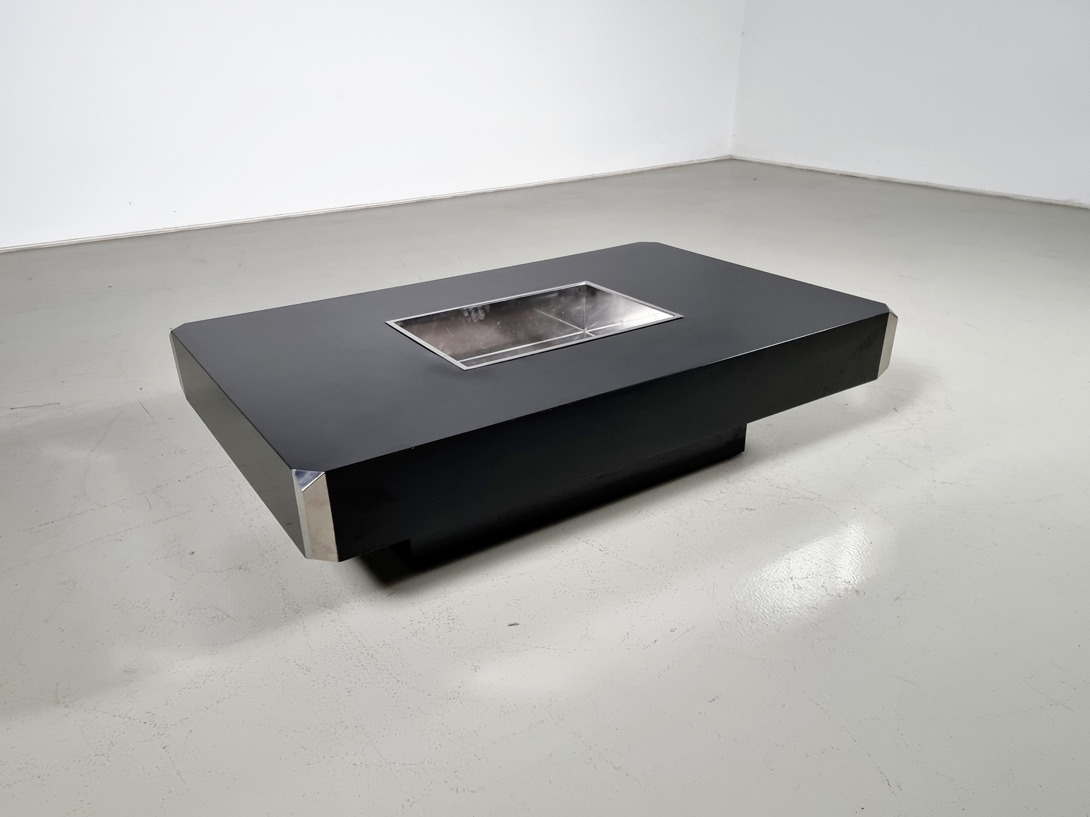 European Alveo black lacquered and chrome coffee table by Willy Rizzo for Mario Sabot For Sale