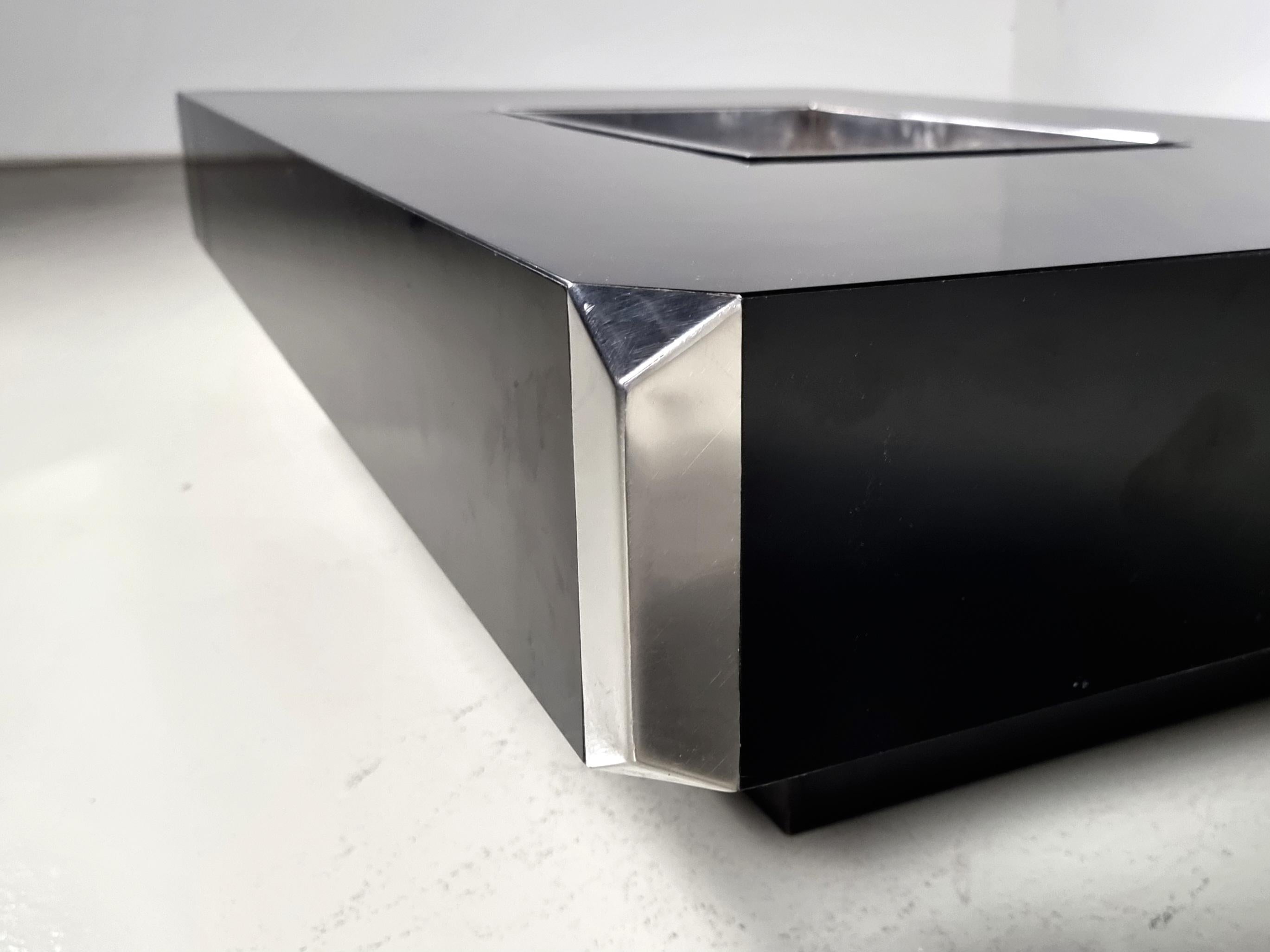 Late 20th Century Alveo black lacquered and chrome coffee table by Willy Rizzo for Mario Sabot For Sale