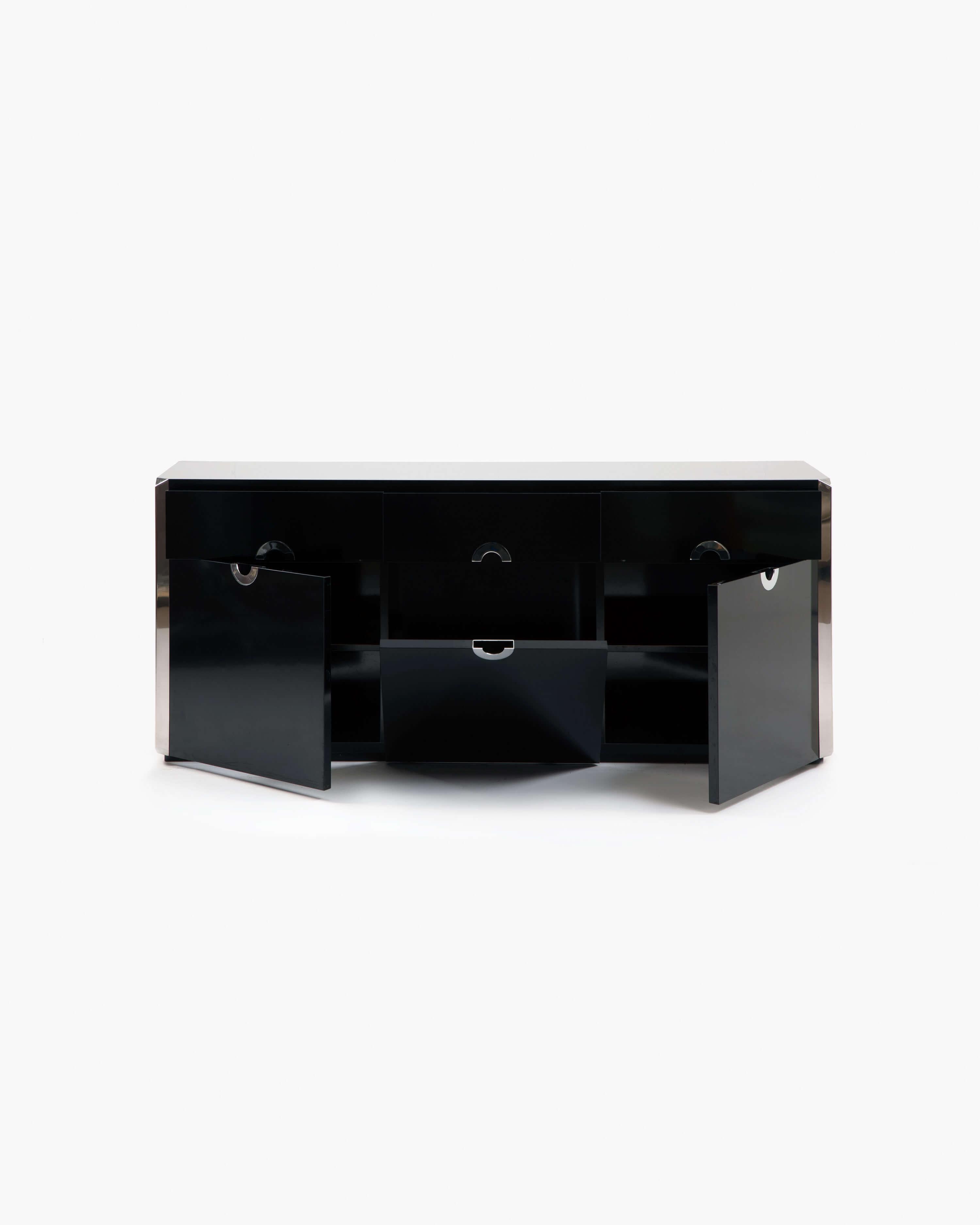 Lacquered Alveo Sideboard by Willy Rizzo in Black Lacquer with Chrome detailing, 1970s For Sale