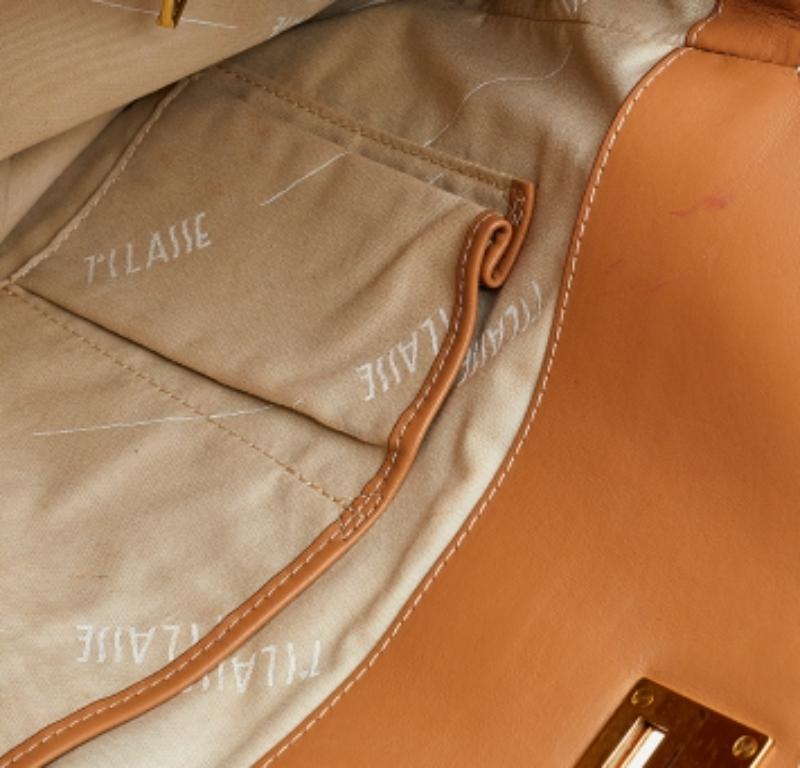 Alviero Martini 1A Classe Bolso de piel beige en Bueno estado para la venta en Dubai, Al Qouz 2