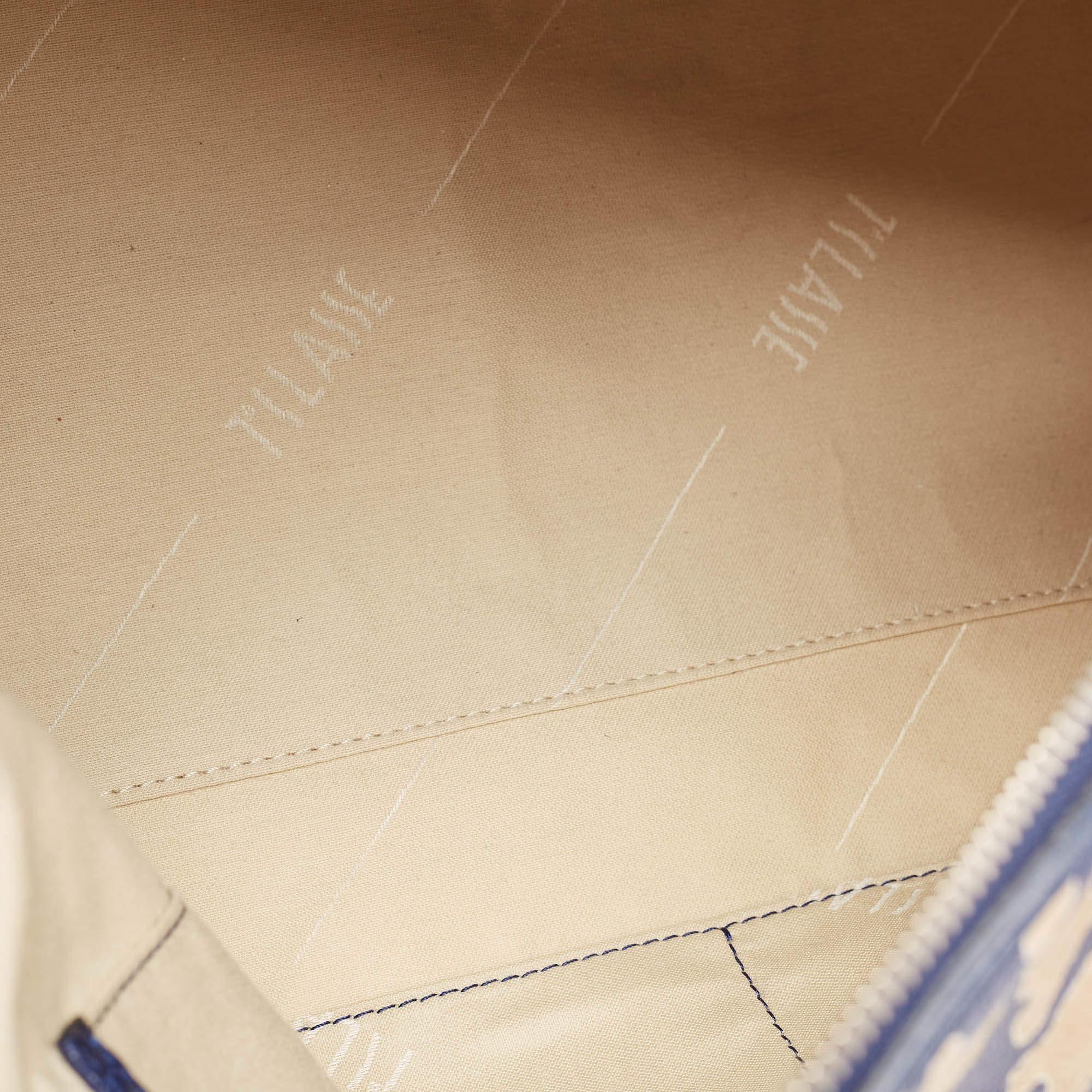 Alviero Martini 1A Classe Sacoche en toile enduite à motif bleu/beige en vente 2