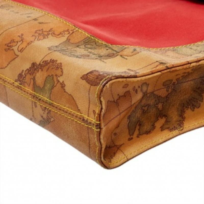 Alviero Martini 1A Classe Geo Print Coated Canvas and Leather Flap Messenger Bag For Sale 2