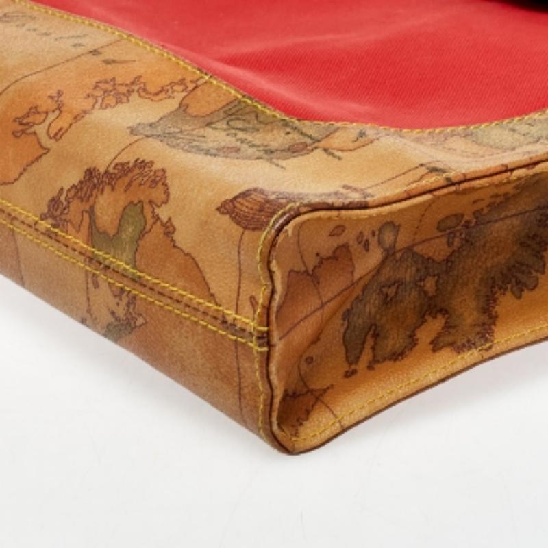 Alviero Martini 1A Classe Geo Print Coated Canvas and Leather Flap Messenger Bag For Sale 4