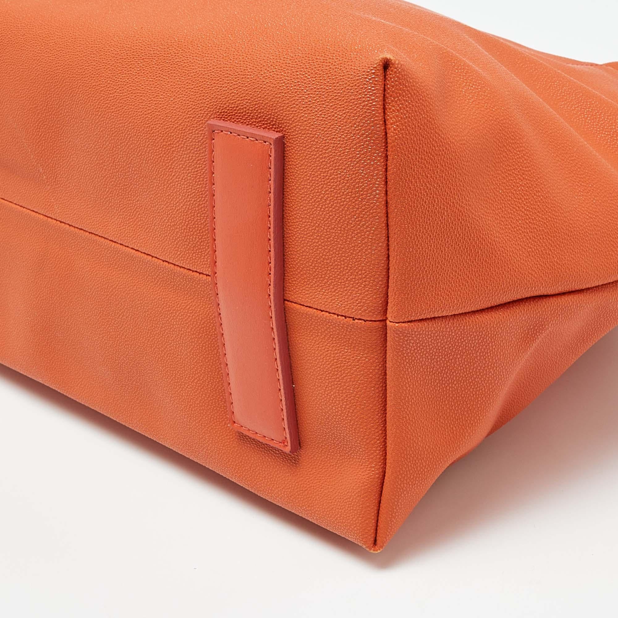 Alviero Martini 1A Classe Orange/Tan Geo Print Coated Canvas Satchel en vente 5