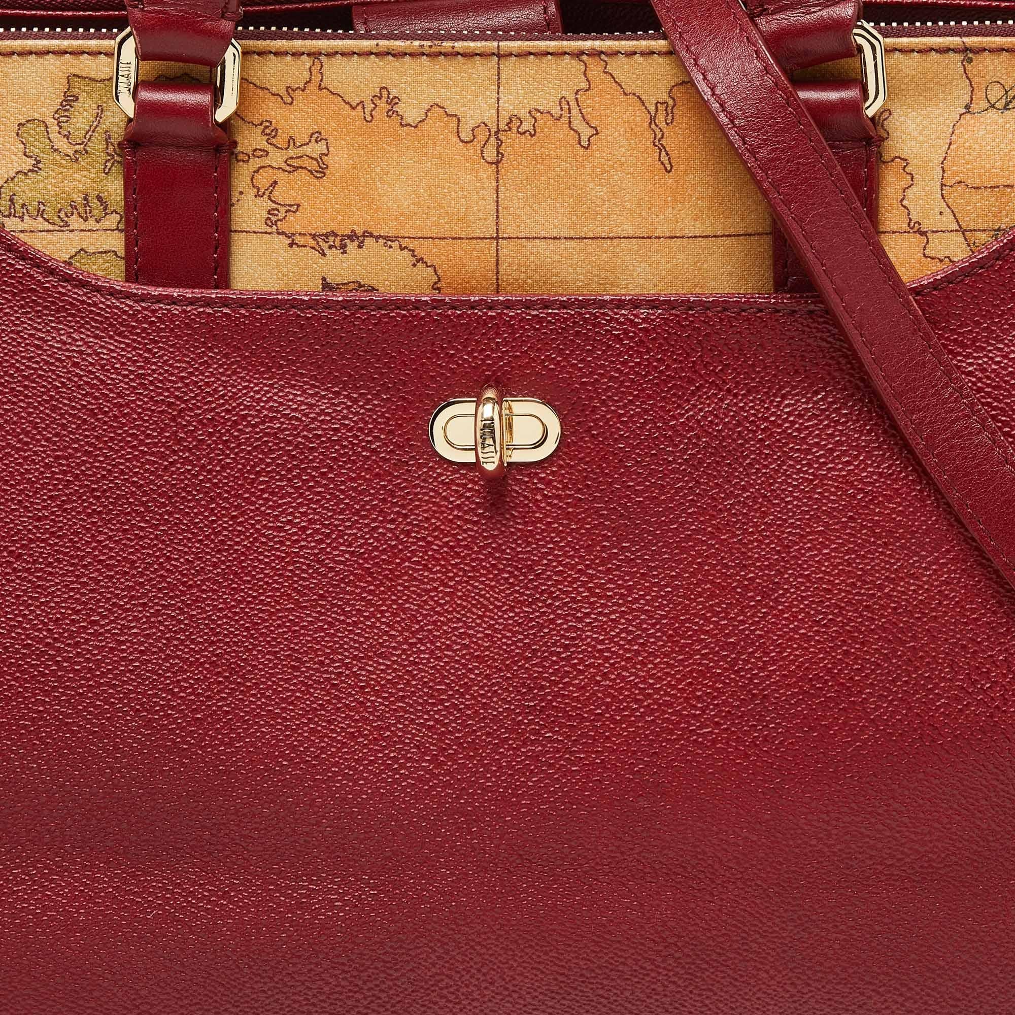 Alviero Martini 1A Classe rouge/beige Geo Print Fourre-tout en toile et cuir Pour femmes en vente