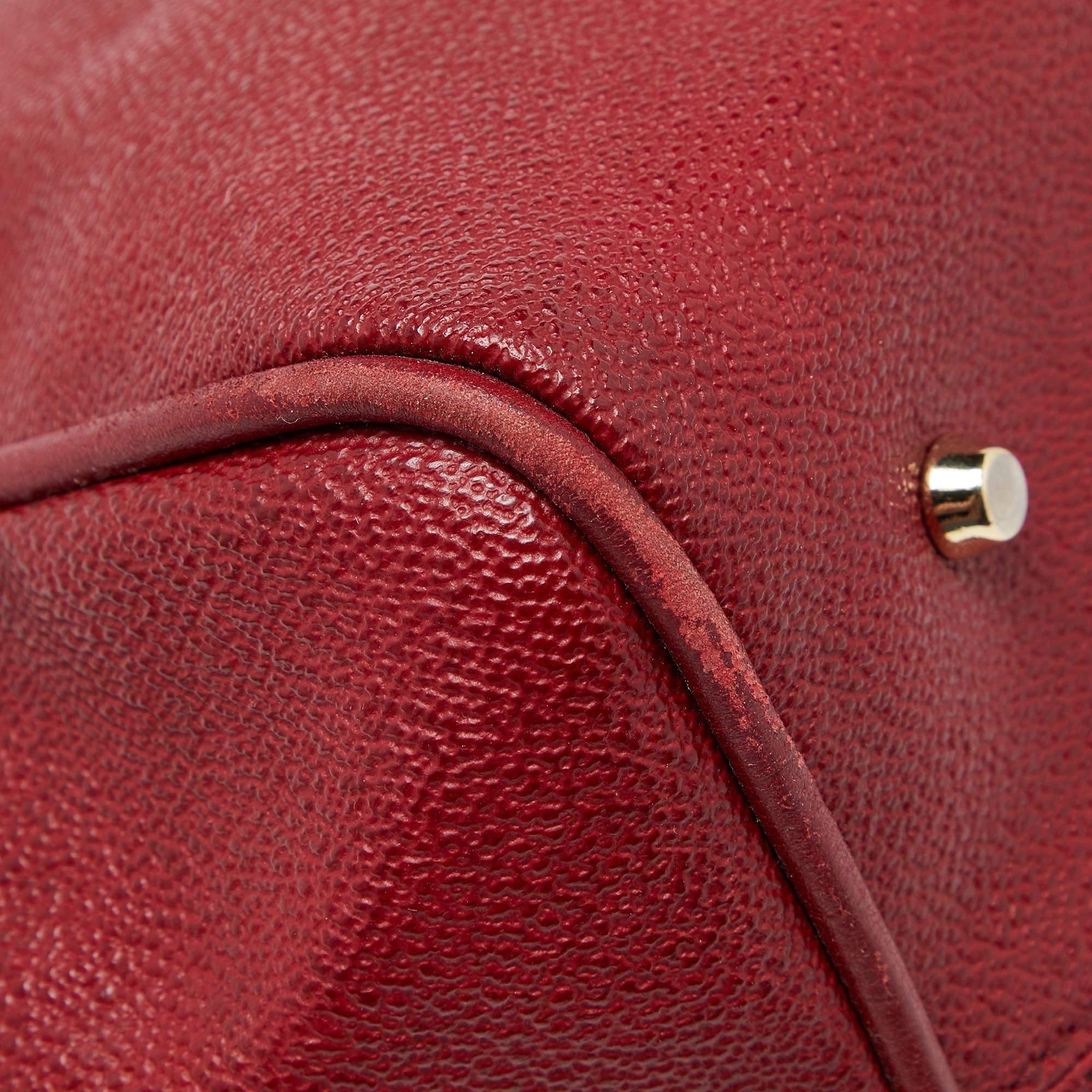 Alviero Martini 1A Classe rouge/beige Geo Print Fourre-tout en toile et cuir en vente 1