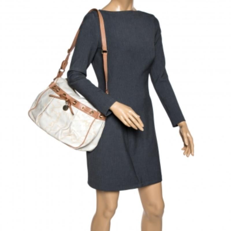 Alviero Martini 1A Classe Weiß Geo Geprägtes Segeltuch Schleife Satchel im Angebot 6