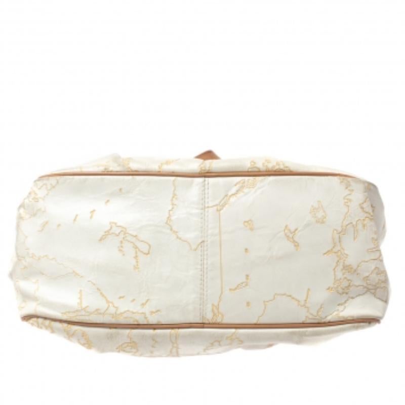 Alviero Martini 1A Classe Weiß Geo Geprägtes Segeltuch Schleife Satchel im Angebot 2