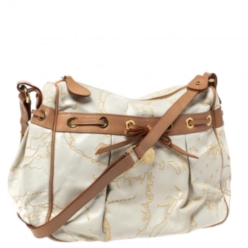 Alviero Martini 1A Classe Weiß Geo Geprägtes Segeltuch Schleife Satchel im Angebot 4