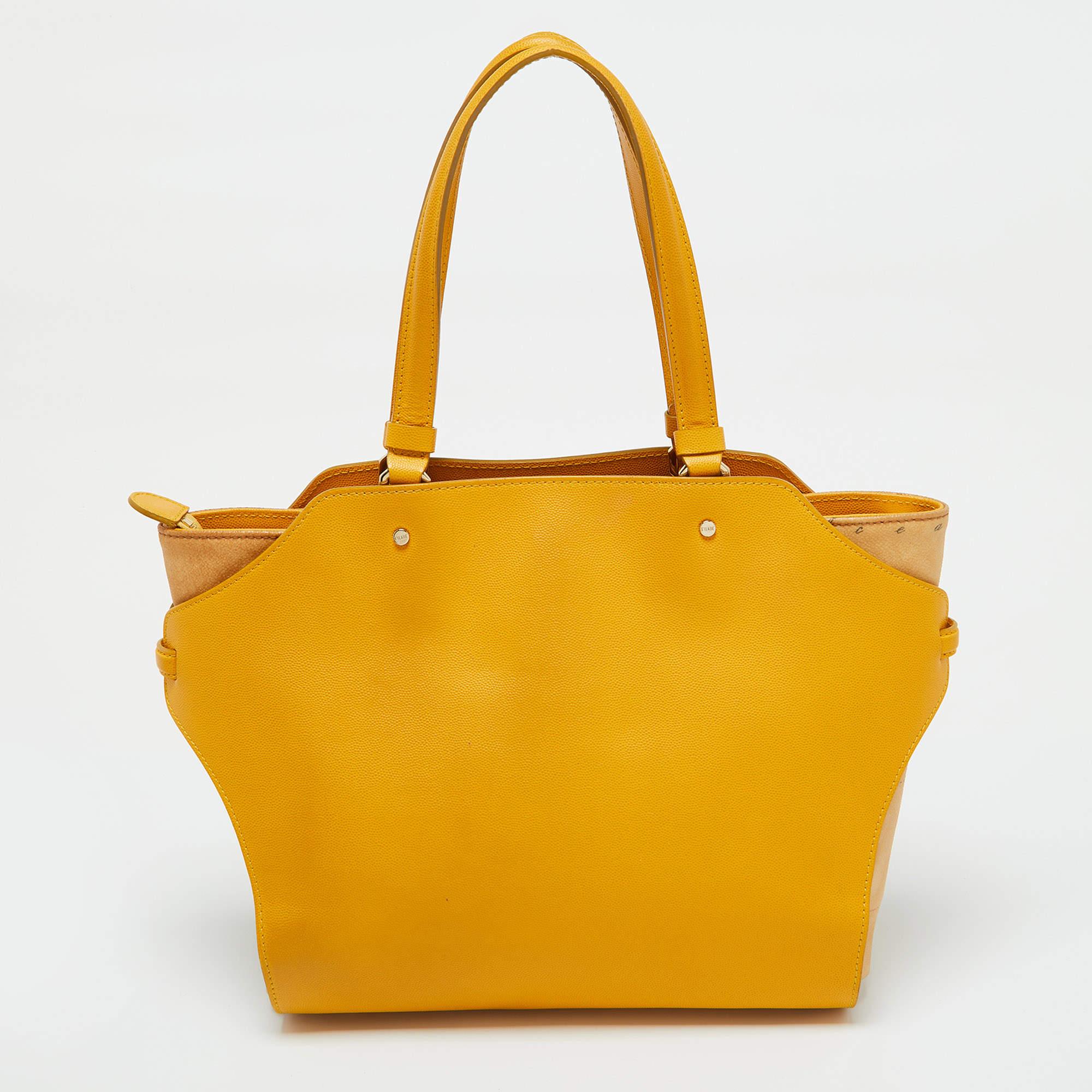 Alviero Martini 1A Classe Yellow Geo Print Fourre-tout en toile et cuir Bon état - En vente à Dubai, Al Qouz 2