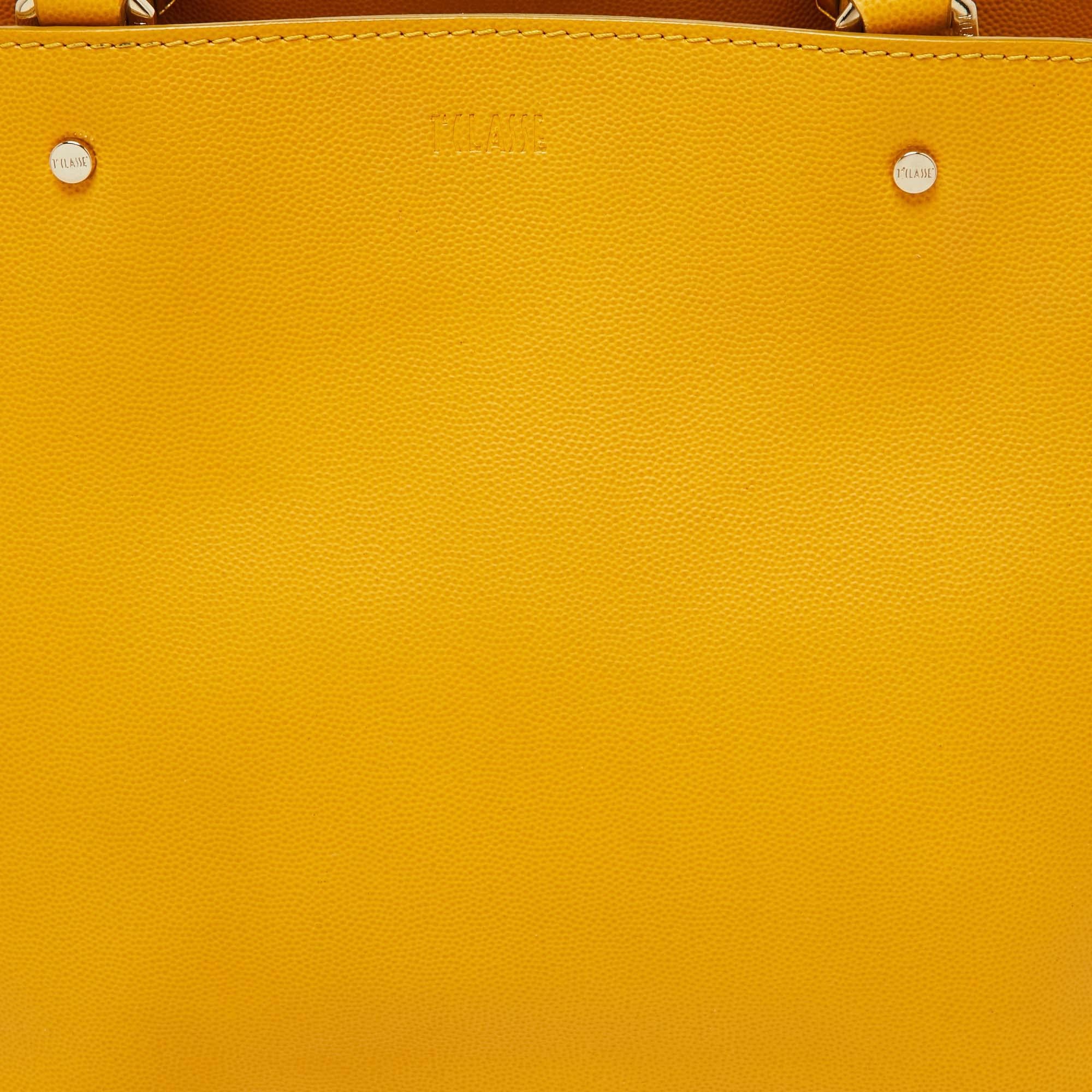Alviero Martini 1A Classe Yellow Geo Print Fourre-tout en toile et cuir Pour femmes en vente