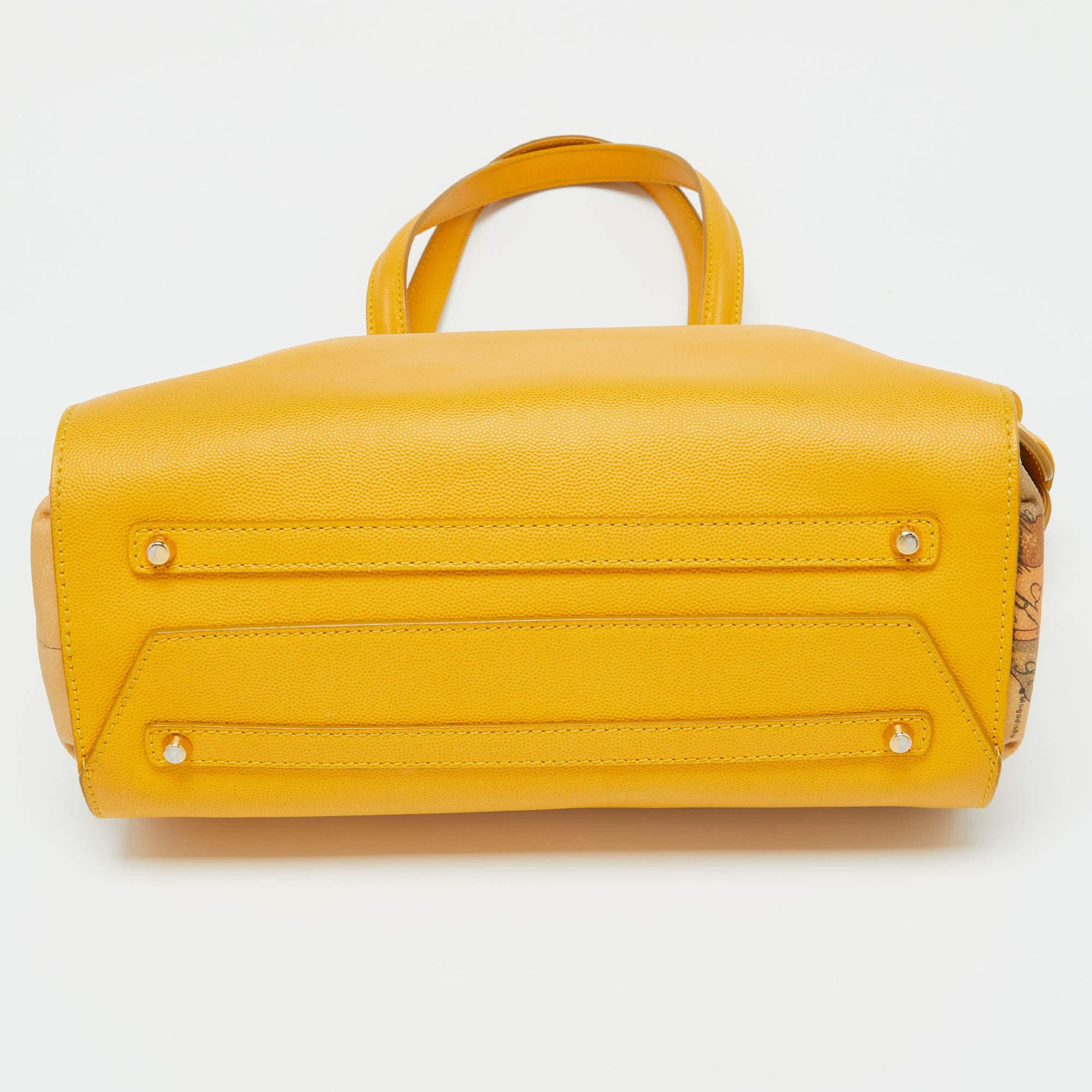 Alviero Martini 1A Classe Yellow Geo Print Fourre-tout en toile et cuir en vente 1