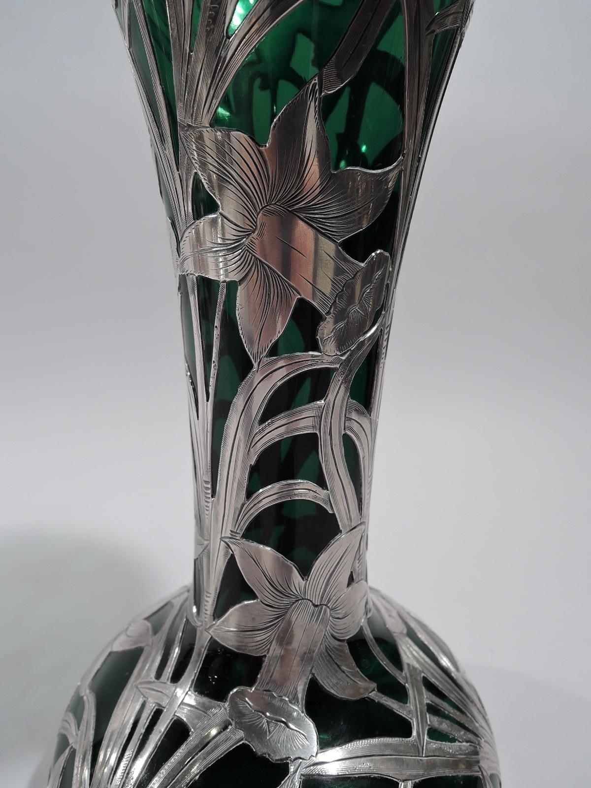 Alvin Art Nouveau Green Glass Vase with Daffodil Silver Overlay In Excellent Condition In New York, NY