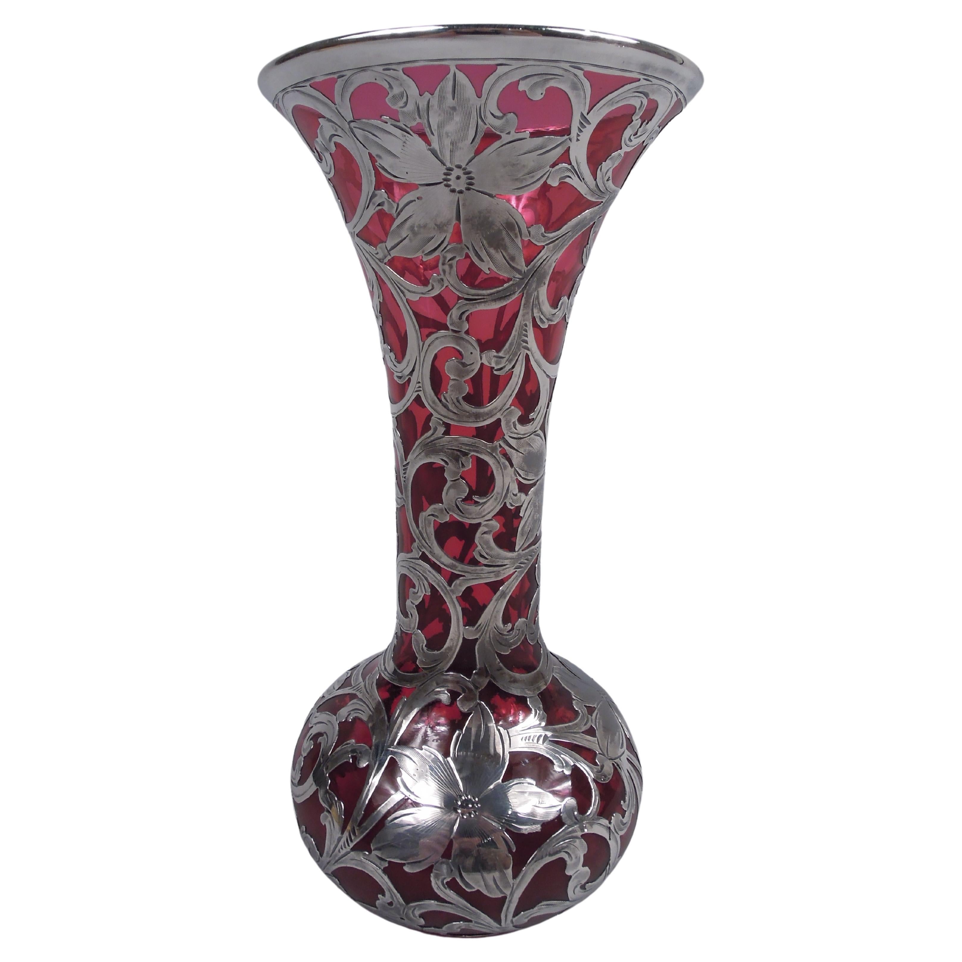 Alvin Art Nouveau Rot Silber Overlay Vase im Angebot