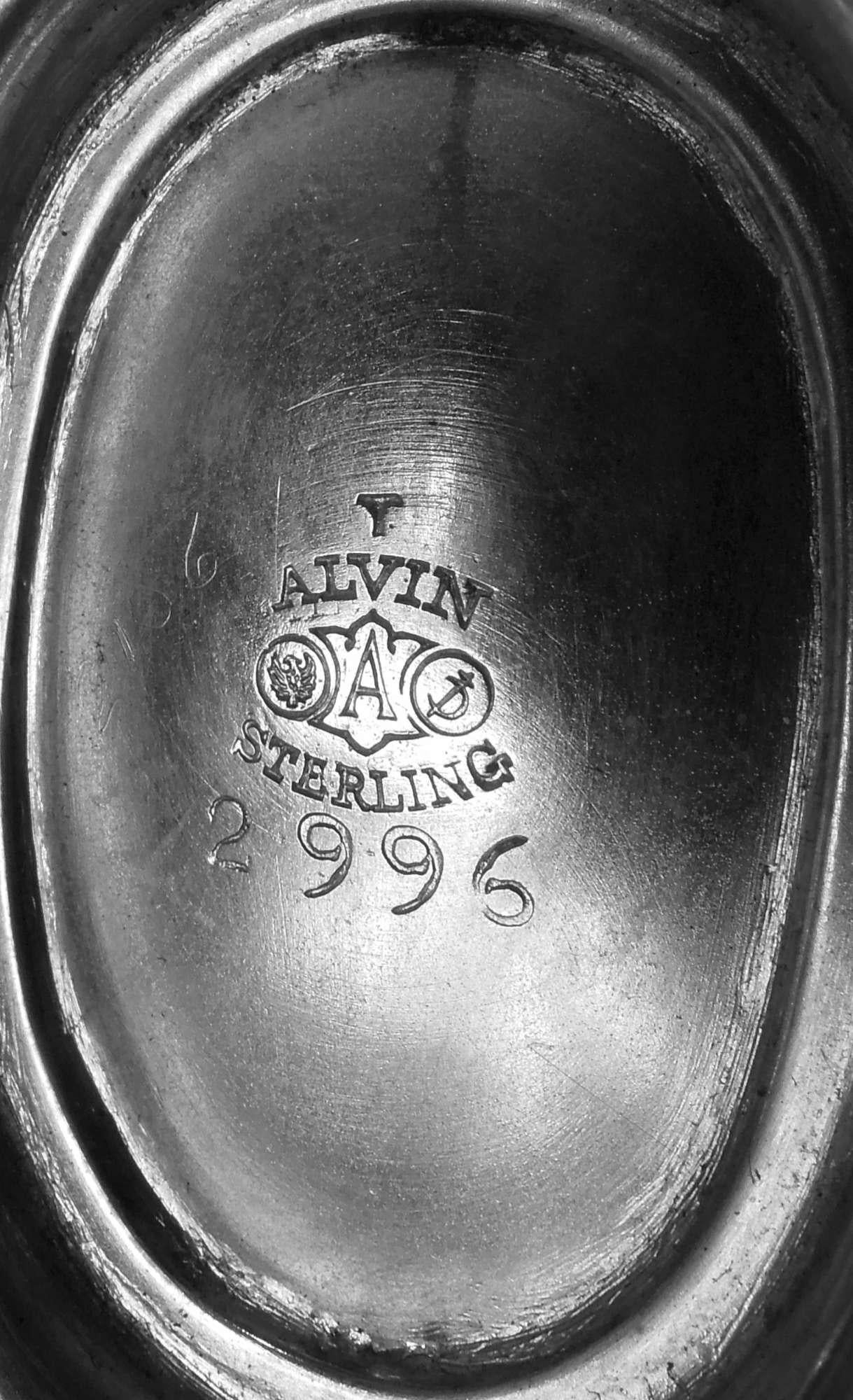 Alvin Japonesca Crisantemo de plata de ley Gravy Boat sobre soporte en venta 5