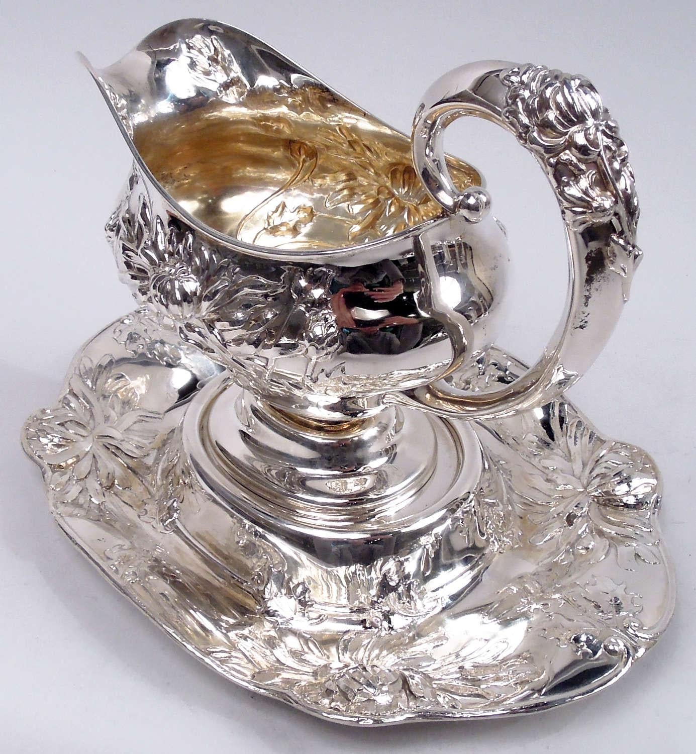 Alvin Japonesca Crisantemo de plata de ley Gravy Boat sobre soporte siglo XIX en venta