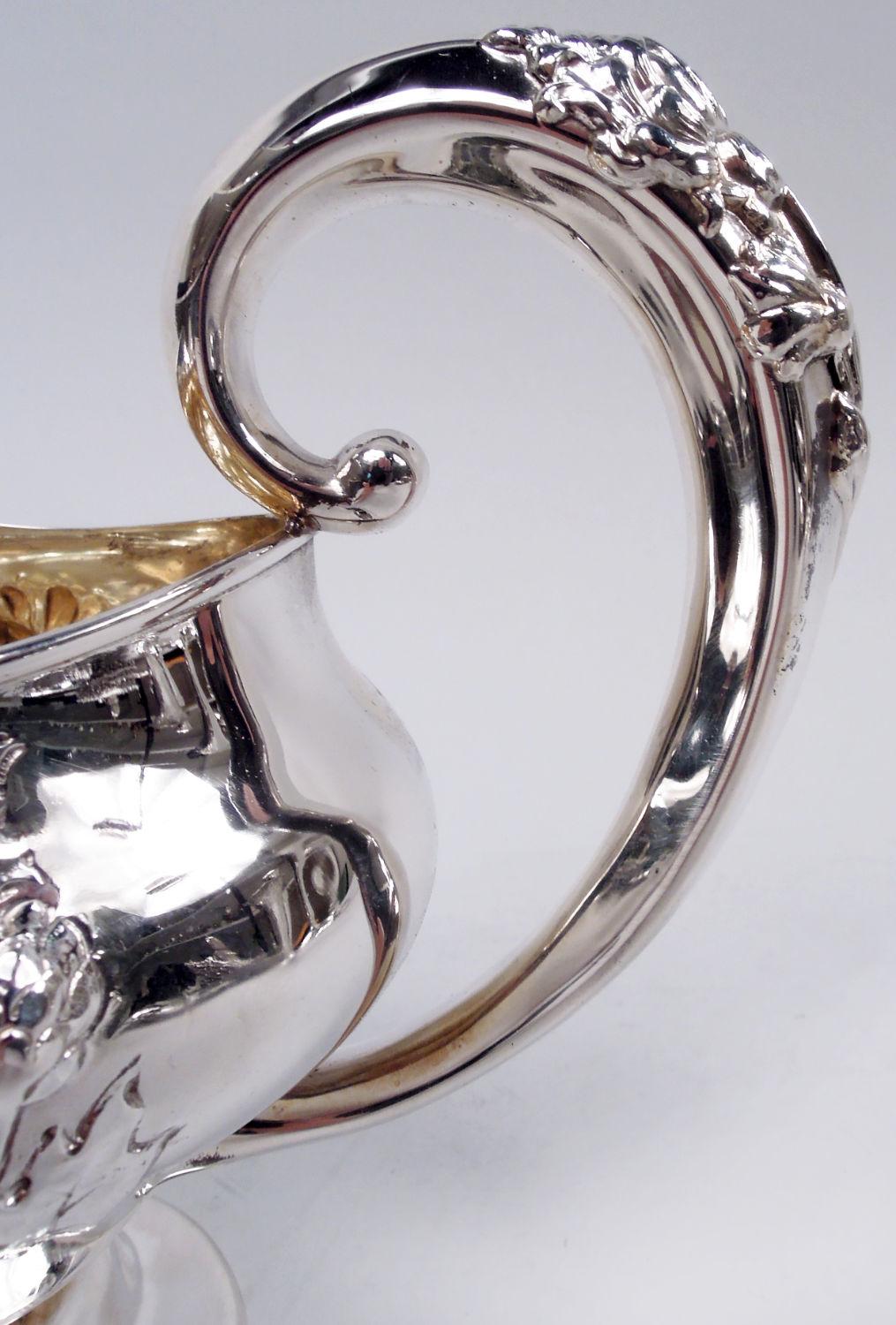 Alvin Japonesca Crisantemo de plata de ley Gravy Boat sobre soporte Plata esterlina en venta