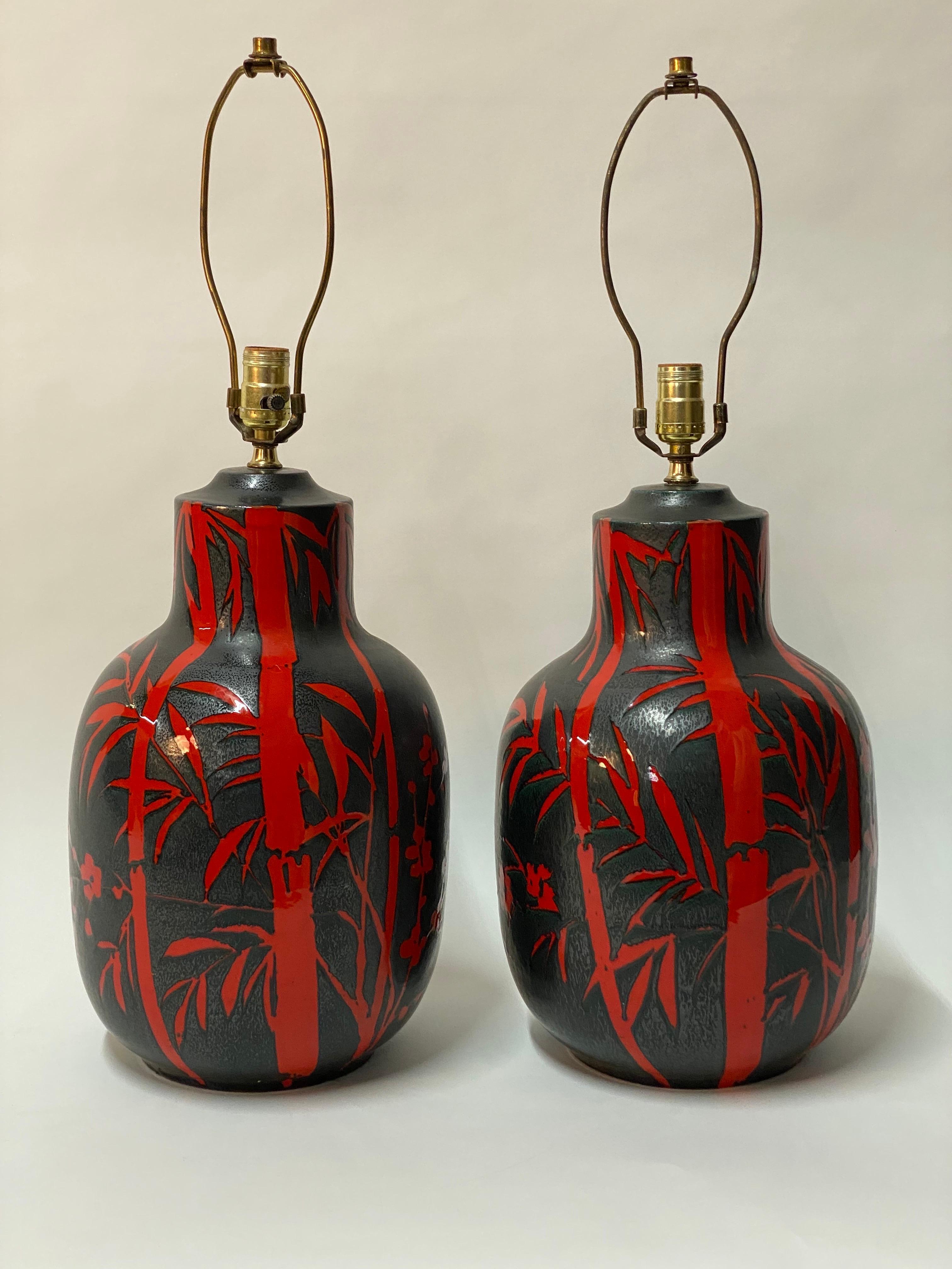italien Paire de lampes de bureau Alvino Bagni Bitossi en poterie de bambou et papillons en vente
