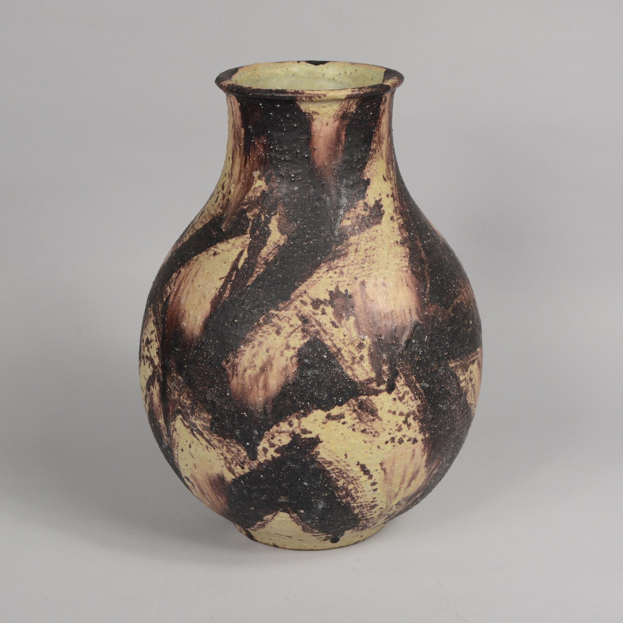 Vaso bulboso in ceramica con smalto astratto di Alvino Bagni.
