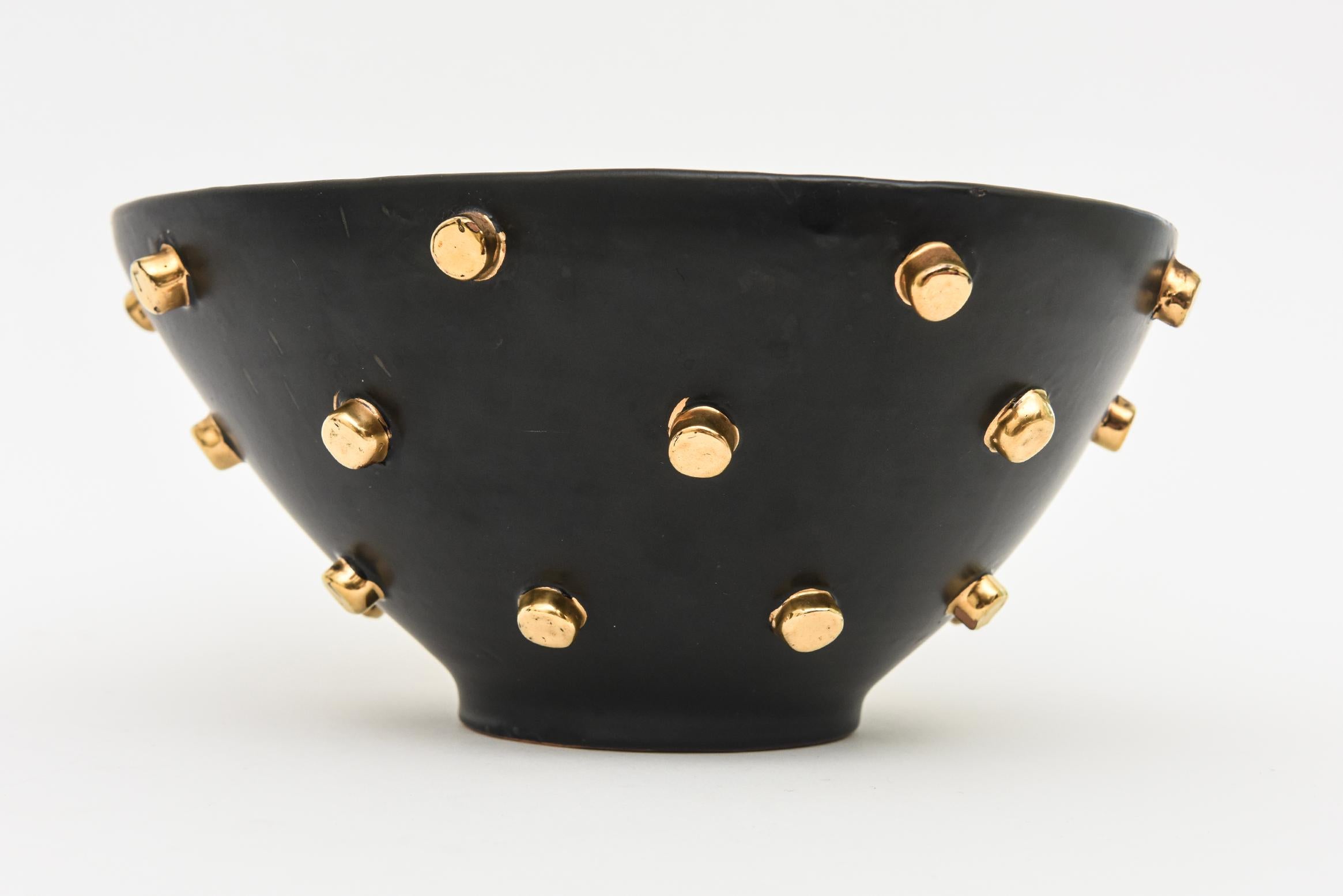 Vintage Alvino Bagni for Bitossi Black Ceramic Bowl and Vase with Gold Studs  For Sale 1