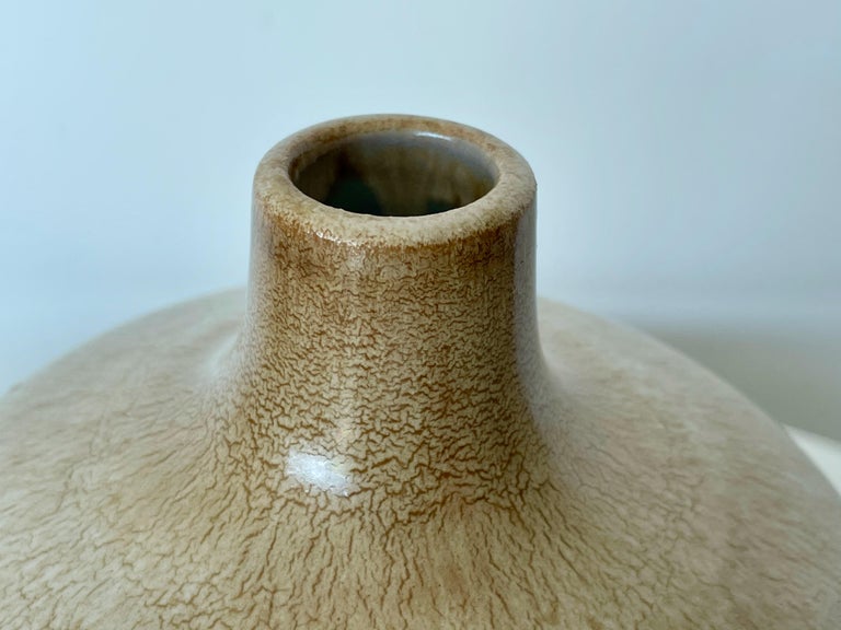 Alvino Bagni for Raymor Earth Tone Ceramic Vase In Excellent Condition For Sale In St. Louis, MO