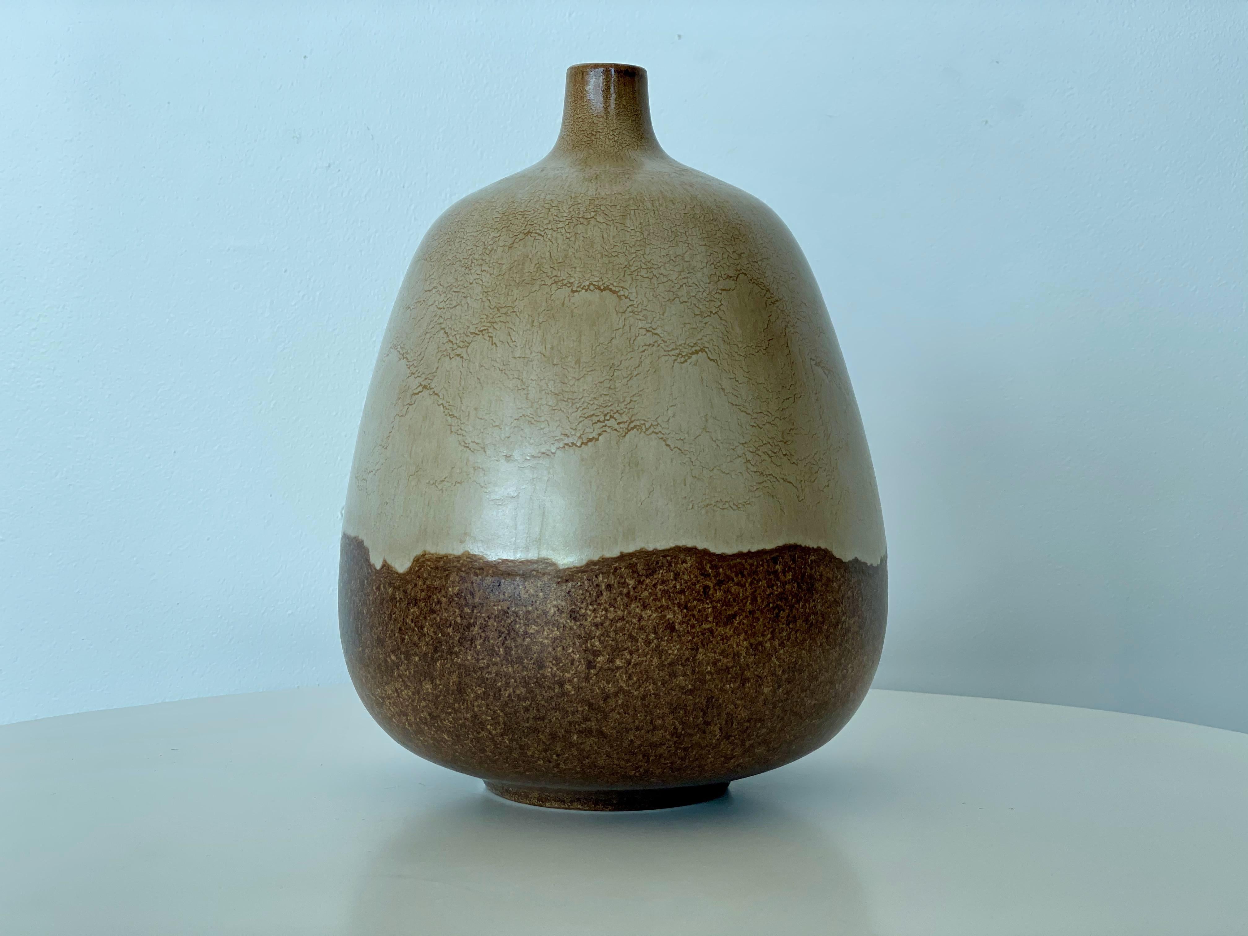 Alvino Bagni for Raymor Earth Tone Ceramic Vase For Sale 2