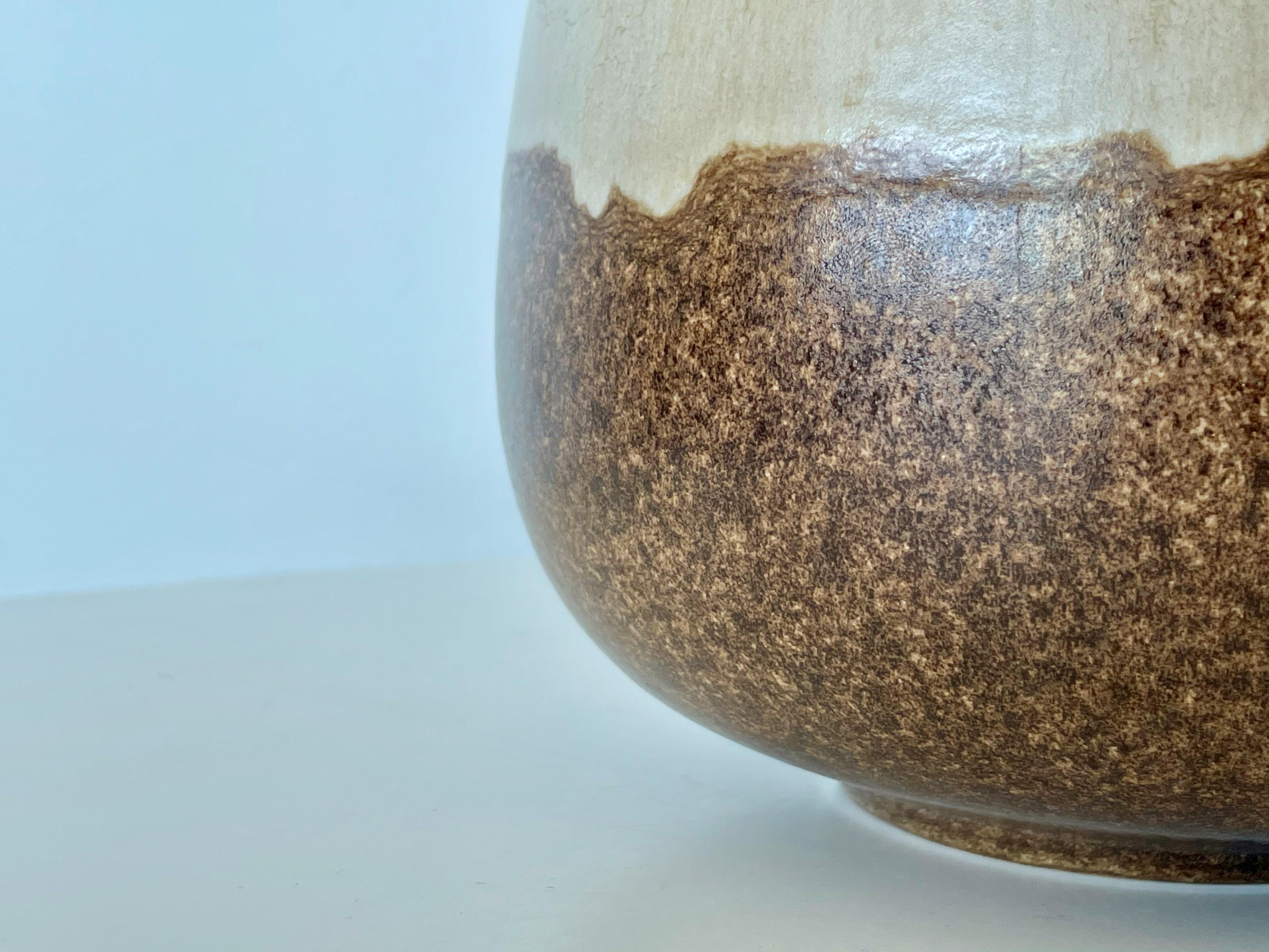 Alvino Bagni for Raymor Earth Tone Ceramic Vase For Sale 3