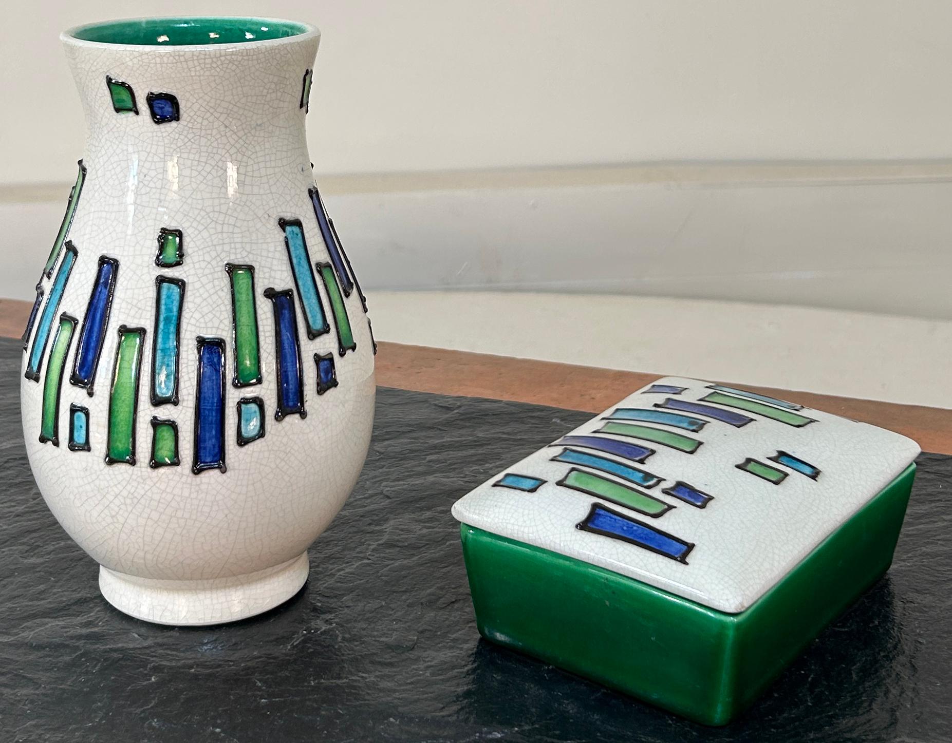 Bellissima suite d'arredamento di Alvino Bagni. Italia circa 1960. Il vaso misura 8