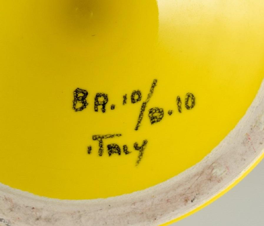 Alvino Bagni, Italie, grand vase unique en céramique jaune décoré à la main en vente 1