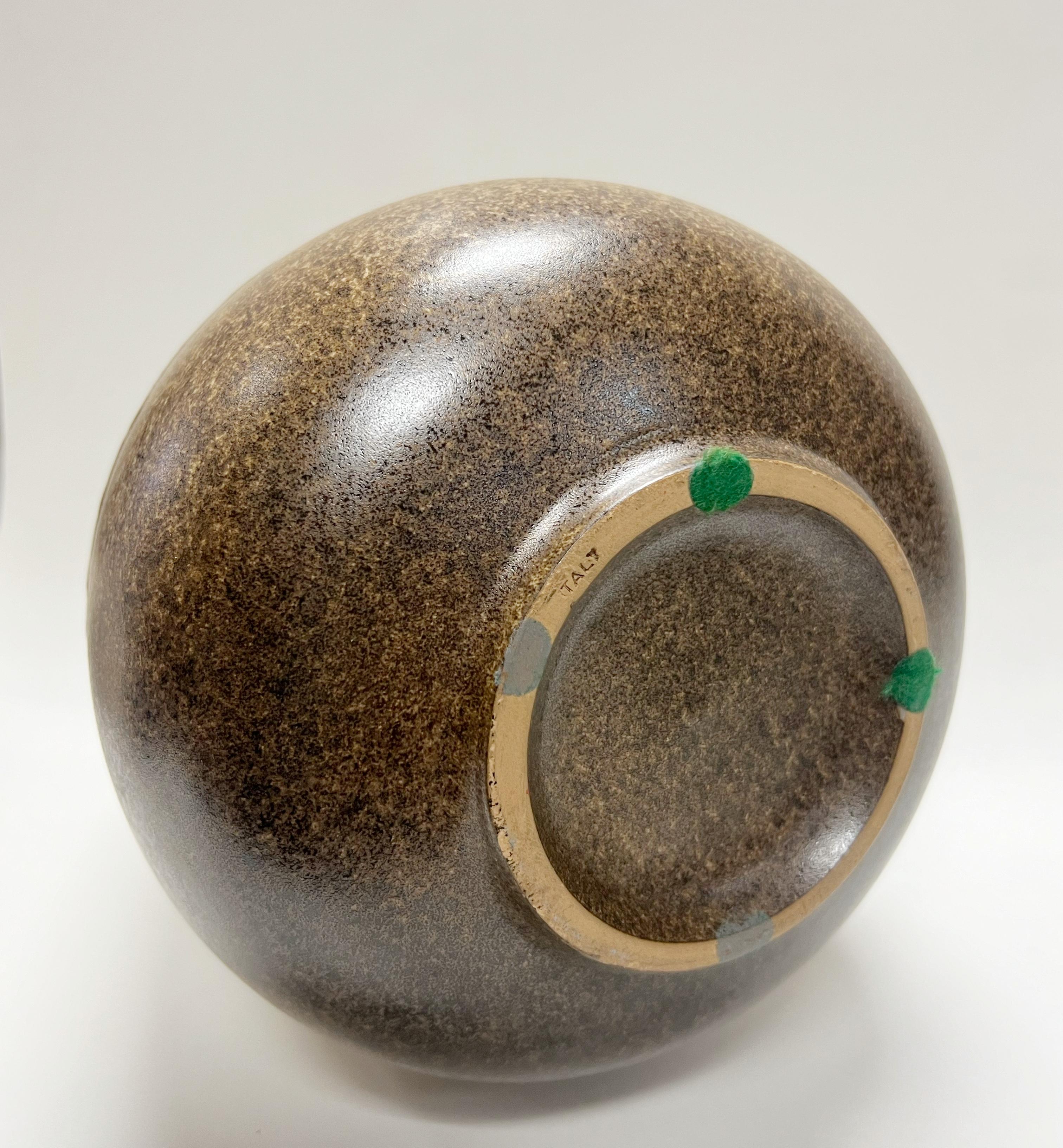Metà XX secolo Alvino Bagni Vaso grande in ceramica a 2 toni Raymor in vendita