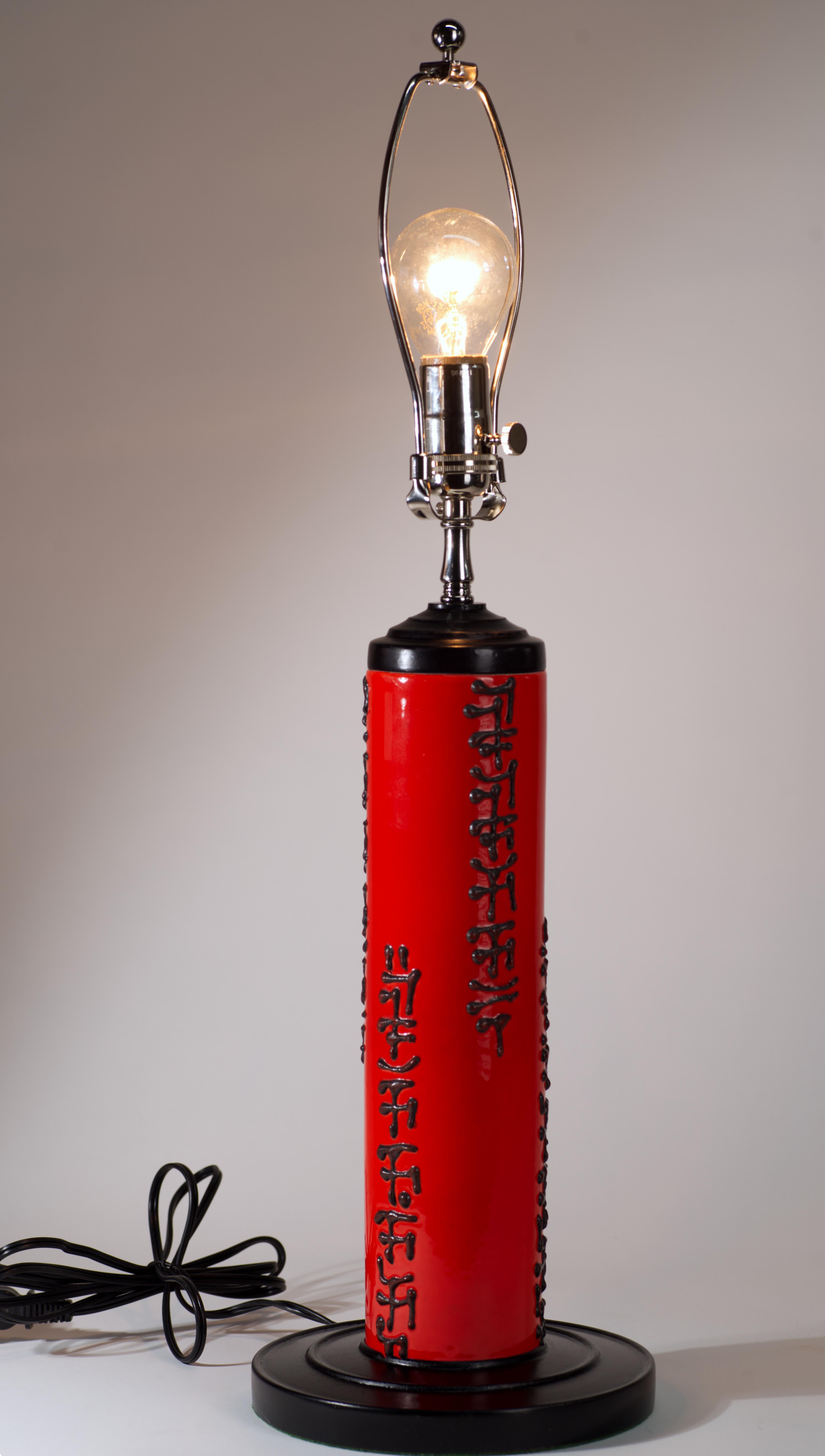 Lampe de bureau Alvino Bagni rouge et noire, Italie, années 1960 en vente 6