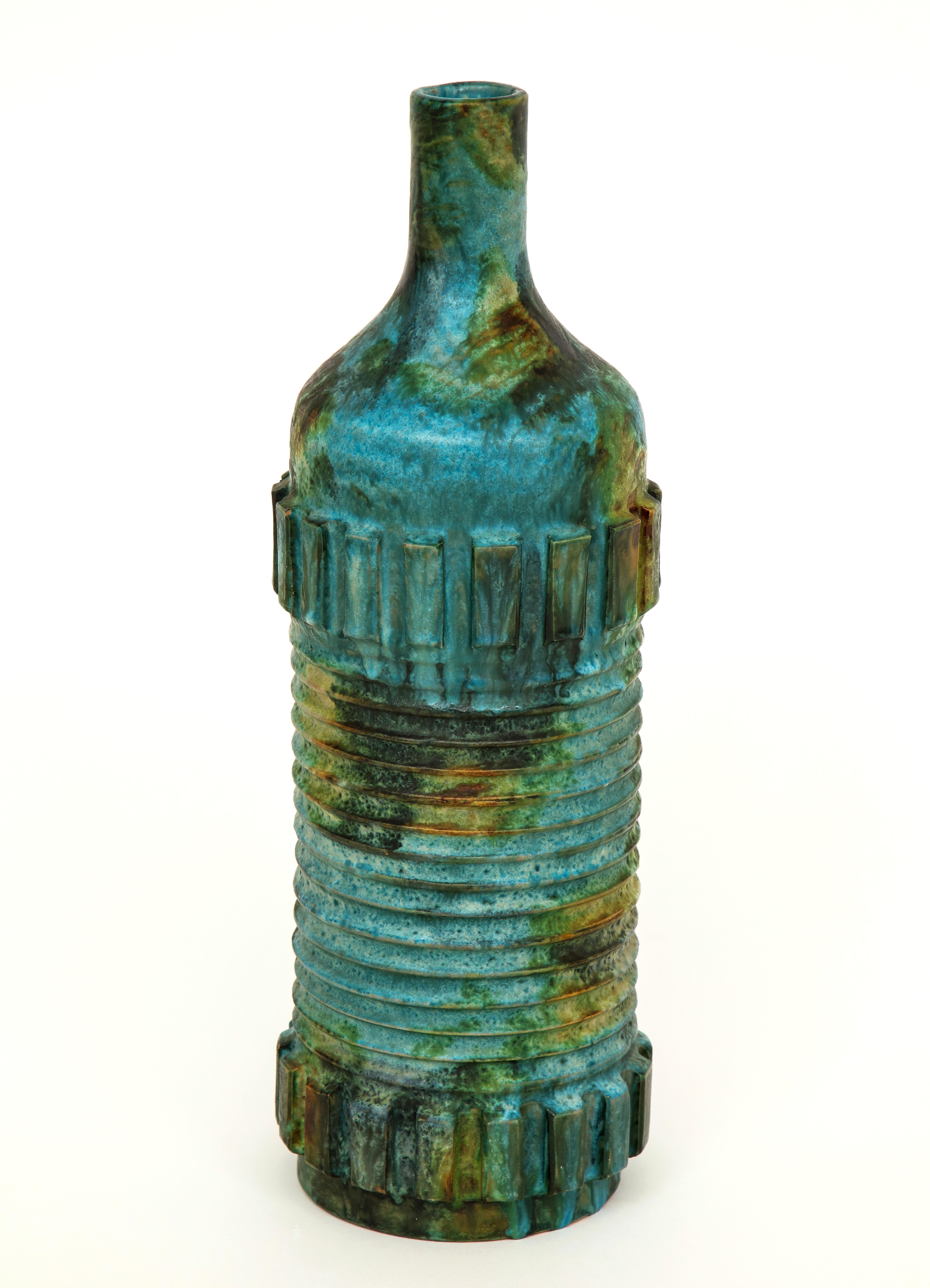 Vase von Alvino Bagni in Meeresschaum-Farben (Keramik) im Angebot