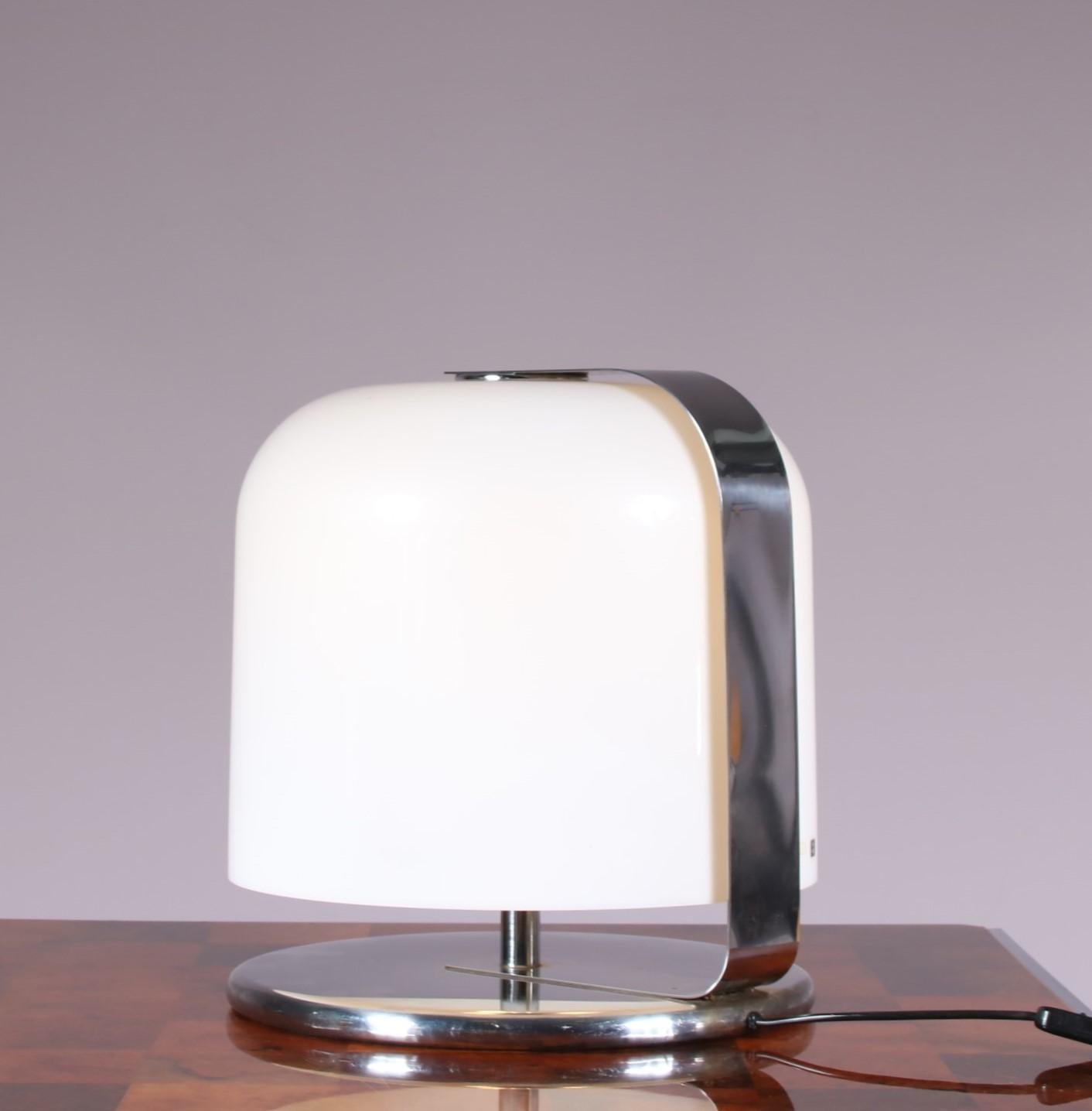 “Alvise” Lamp by Luigi Massoni for Guzzini, Italy 1960 In Good Condition In Wilnis, UT