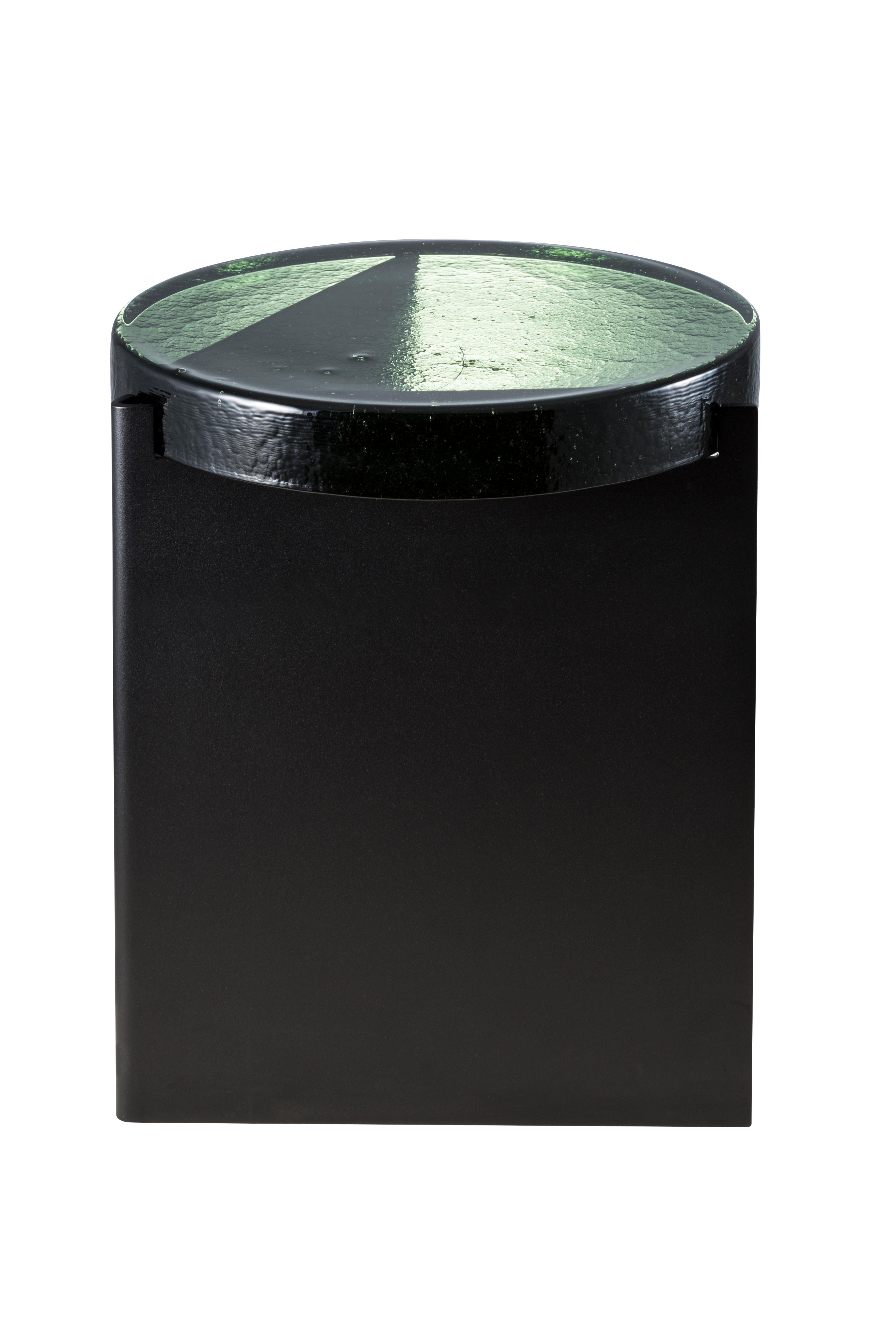 Normally, glass is regarded as being lightweight with sharp edges. In contrast, Sebastian Herkner’s alwa is massive and possesses gentle contours. The raw, hot, glass mass with its natural bubbles is an imprint of the structure, including the