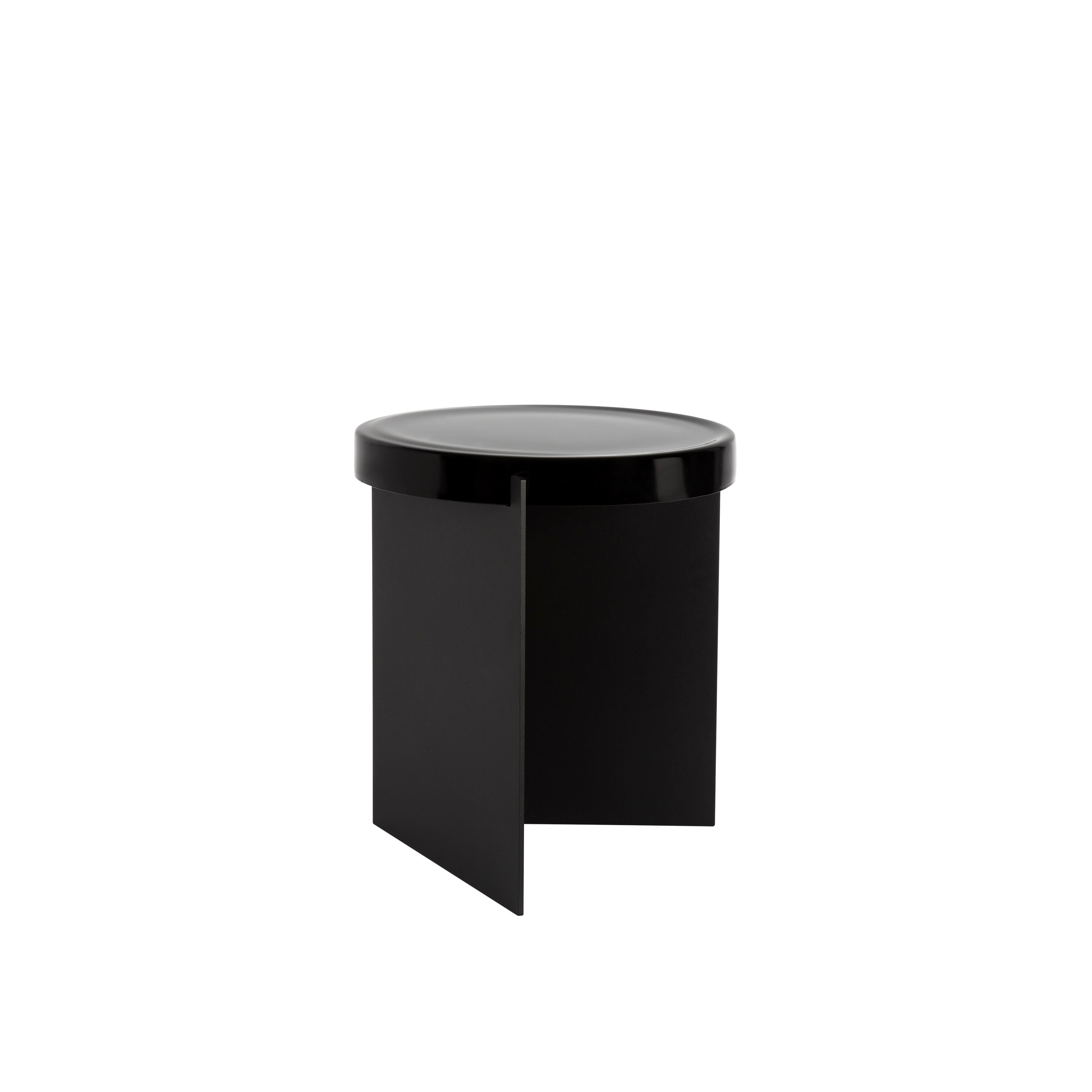 Post-Modern Alwa One White Black Side Table by Pulpo For Sale
