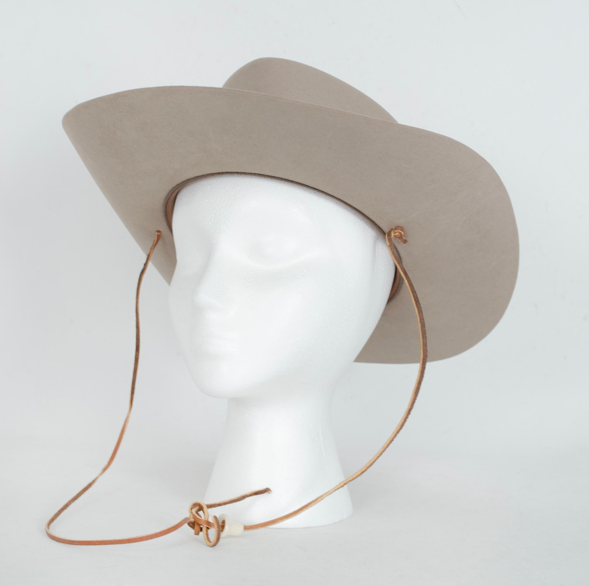 Gray Always on Top Taupe Felt Gambler Style Cowboy Stetson Hat – S-M, 1950s For Sale
