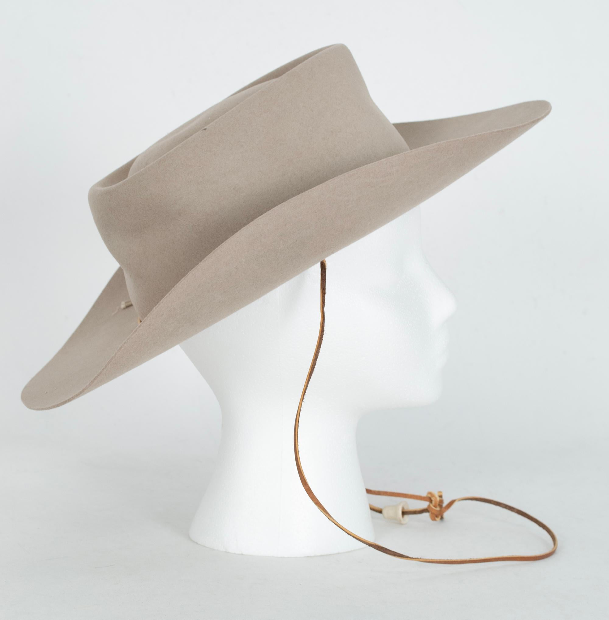 Always on Top Taupe Felt Gambler Style Cowboy Stetson Hat – S-M, 1950s In Good Condition For Sale In Tucson, AZ