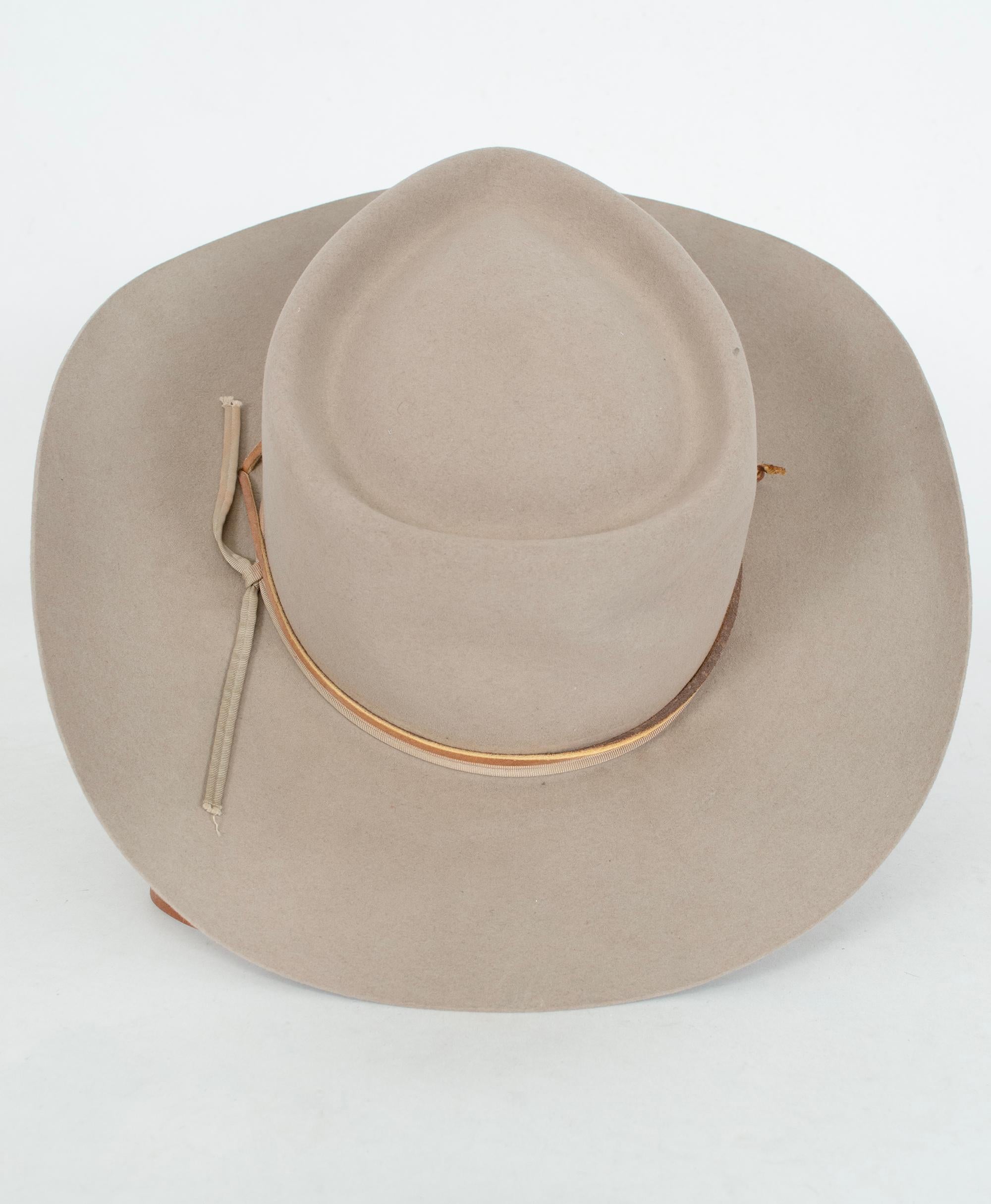 Always on Top Taupe Felt Gambler Style Cowboy Stetson Hat – S-M, 1950s For Sale 1