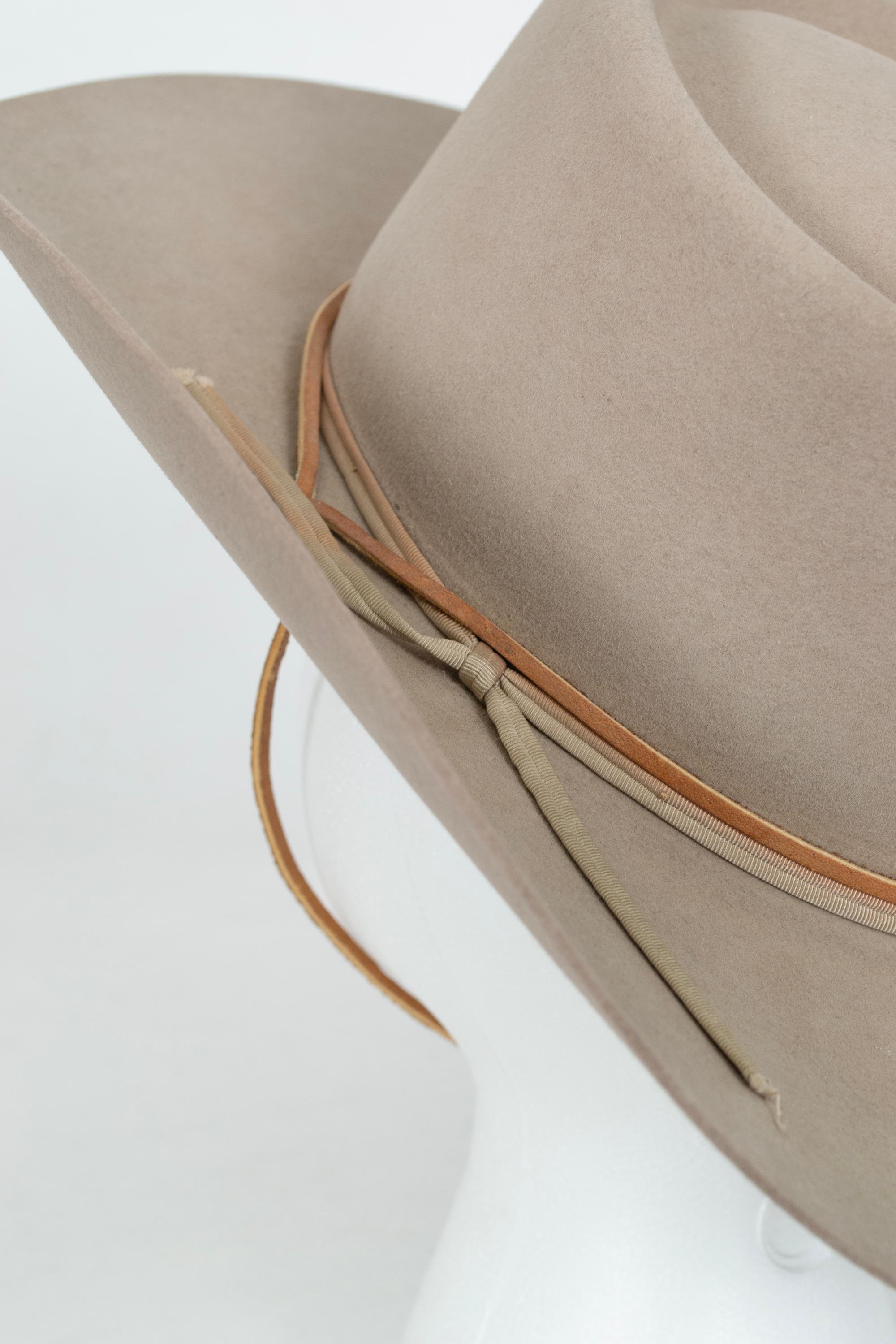 Always on Top Taupe Felt Gambler Style Cowboy Stetson Hat – S-M, 1950s For Sale 2