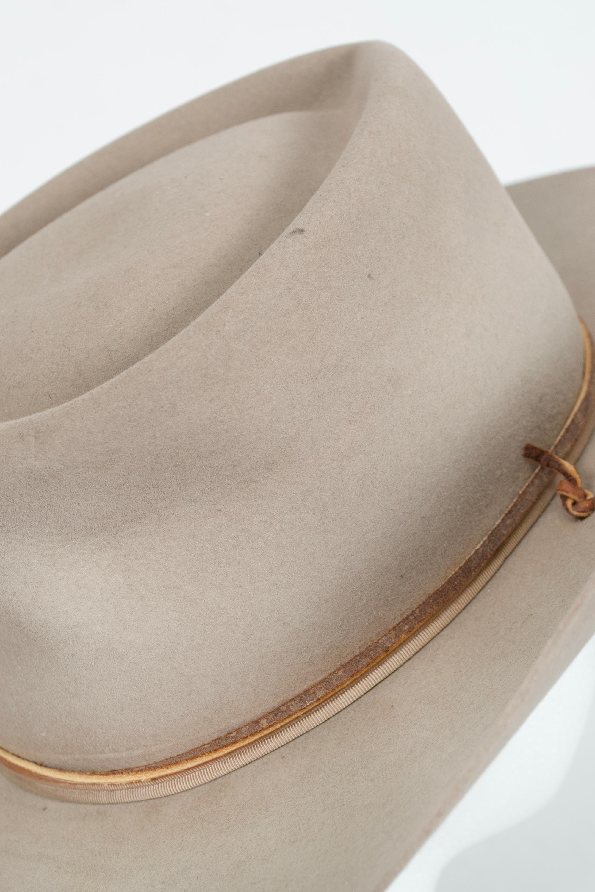 Always on Top Taupe Felt Gambler Style Cowboy Stetson Hat – S-M, 1950s For Sale 3