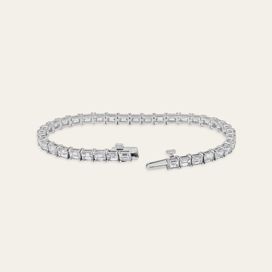 Taglio smeraldo Bracciale Tennis Alya con diamanti taglio smeraldo da 8 carati in vendita