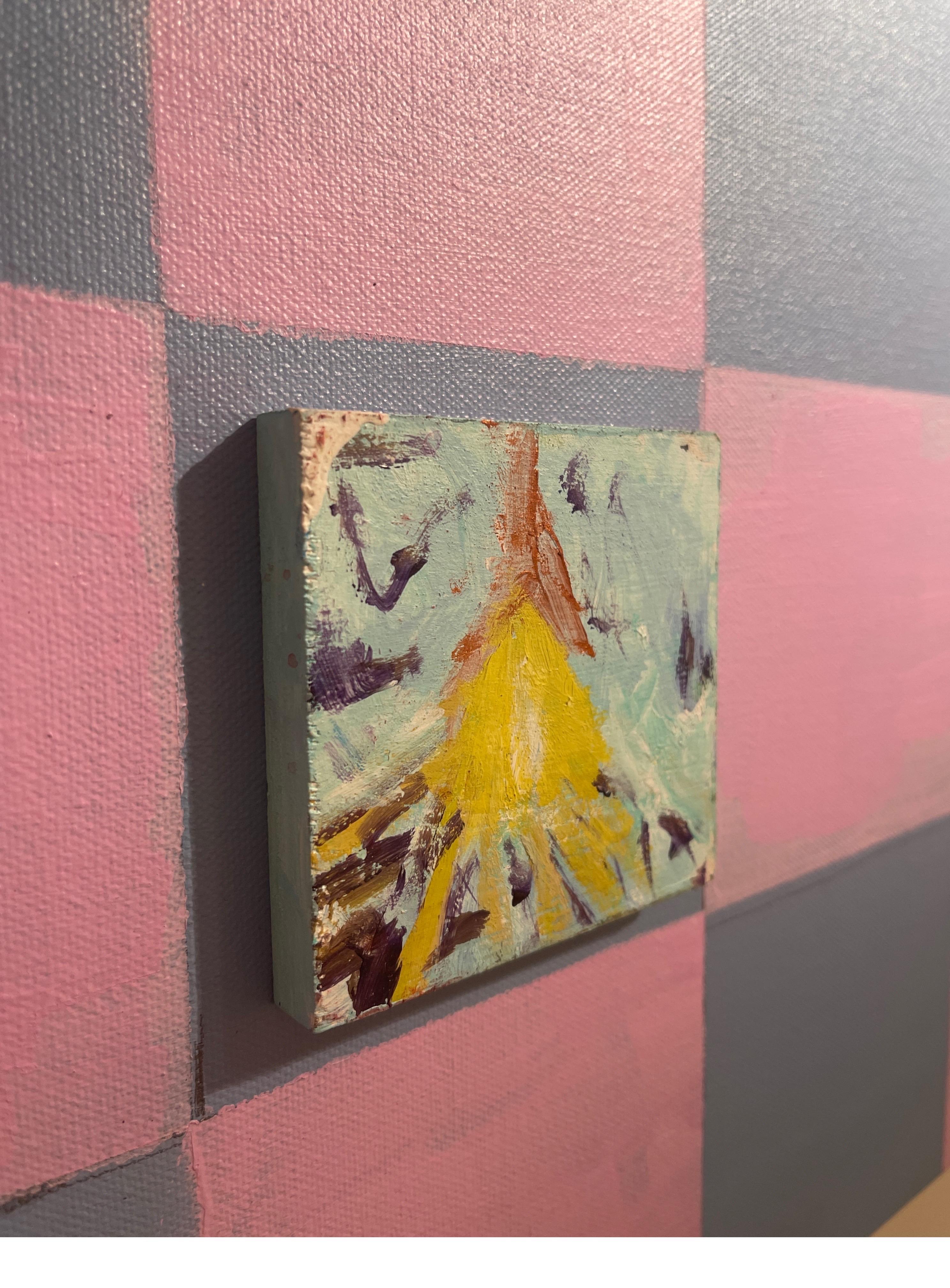 3DD3 (2) è un'opera d'arte astratta contemporanea a tecnica mista con pittura a olio, legno e pittura acrilica. L'opera presenta una scacchiera dai colori sgargianti con vernice acrilica color pervinca e rosa acceso, che ricorda la pop art. I 