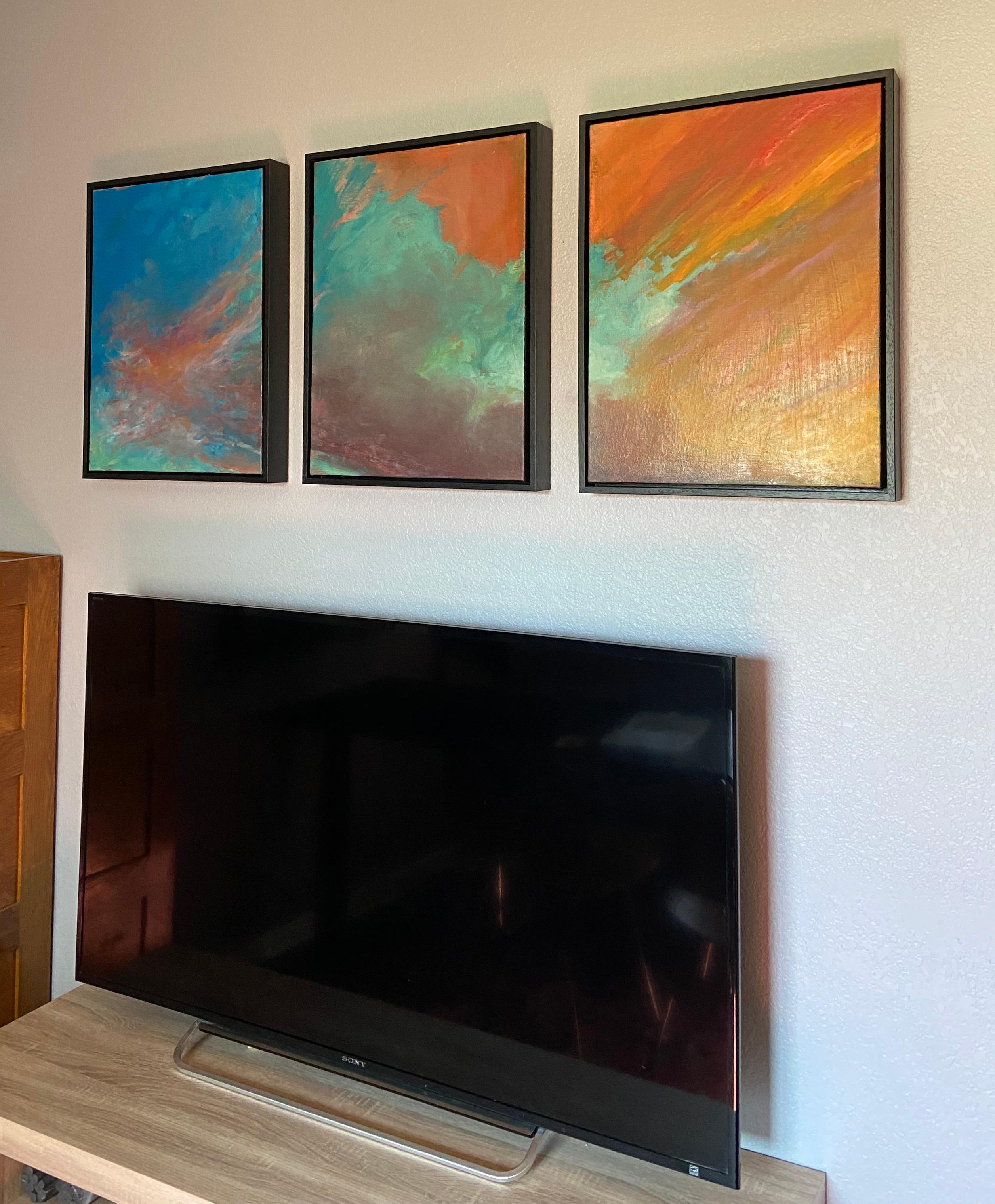 Grenzenloses Triptychon – Painting von Alyson Kinkade