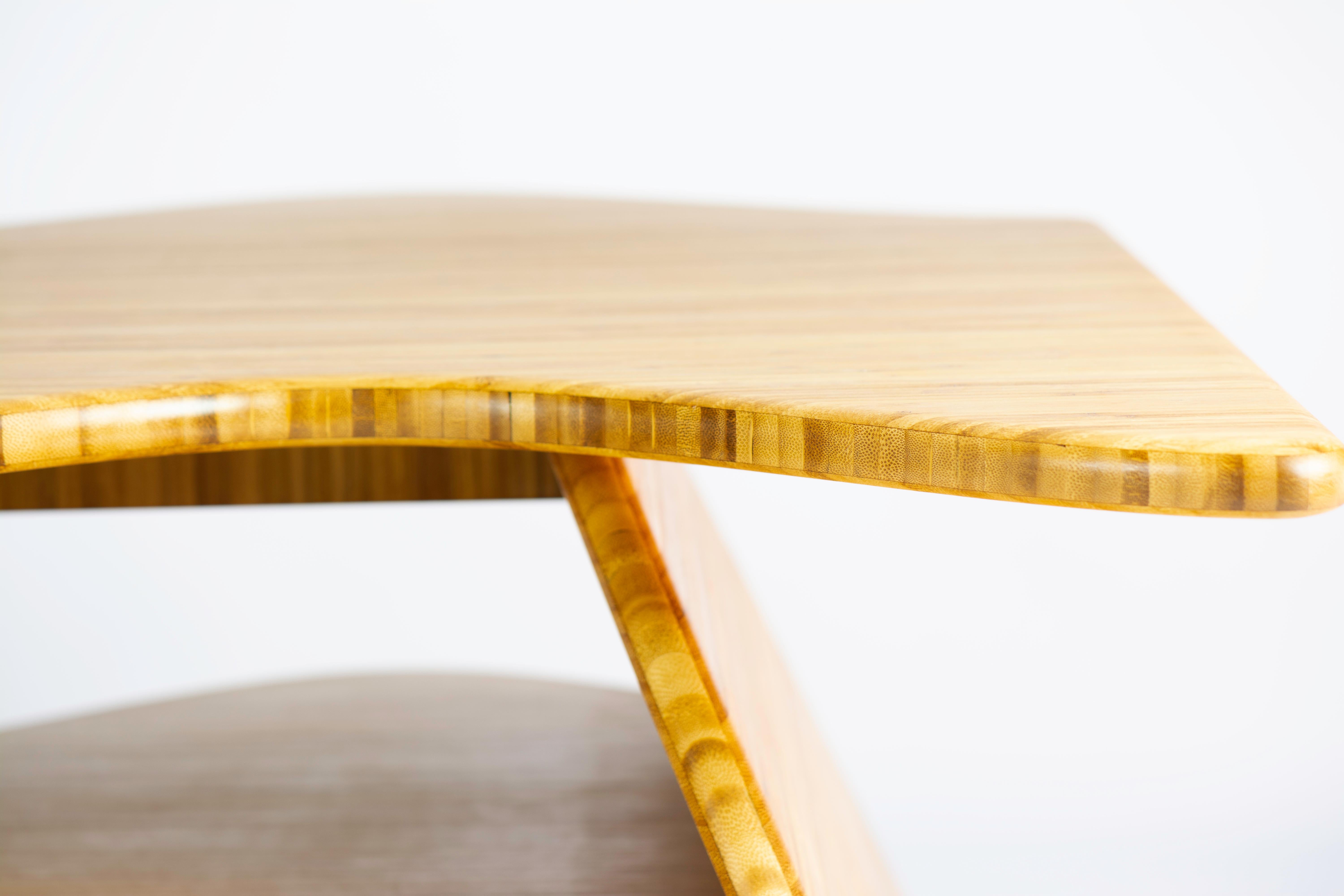 Américain Table basse Wiggle en bambou avec finition à l'huile naturelle en vente
