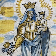 Alzata in Maiolica Italiana dipinta con Madonna con Bambino Ocra e Celeste 1700