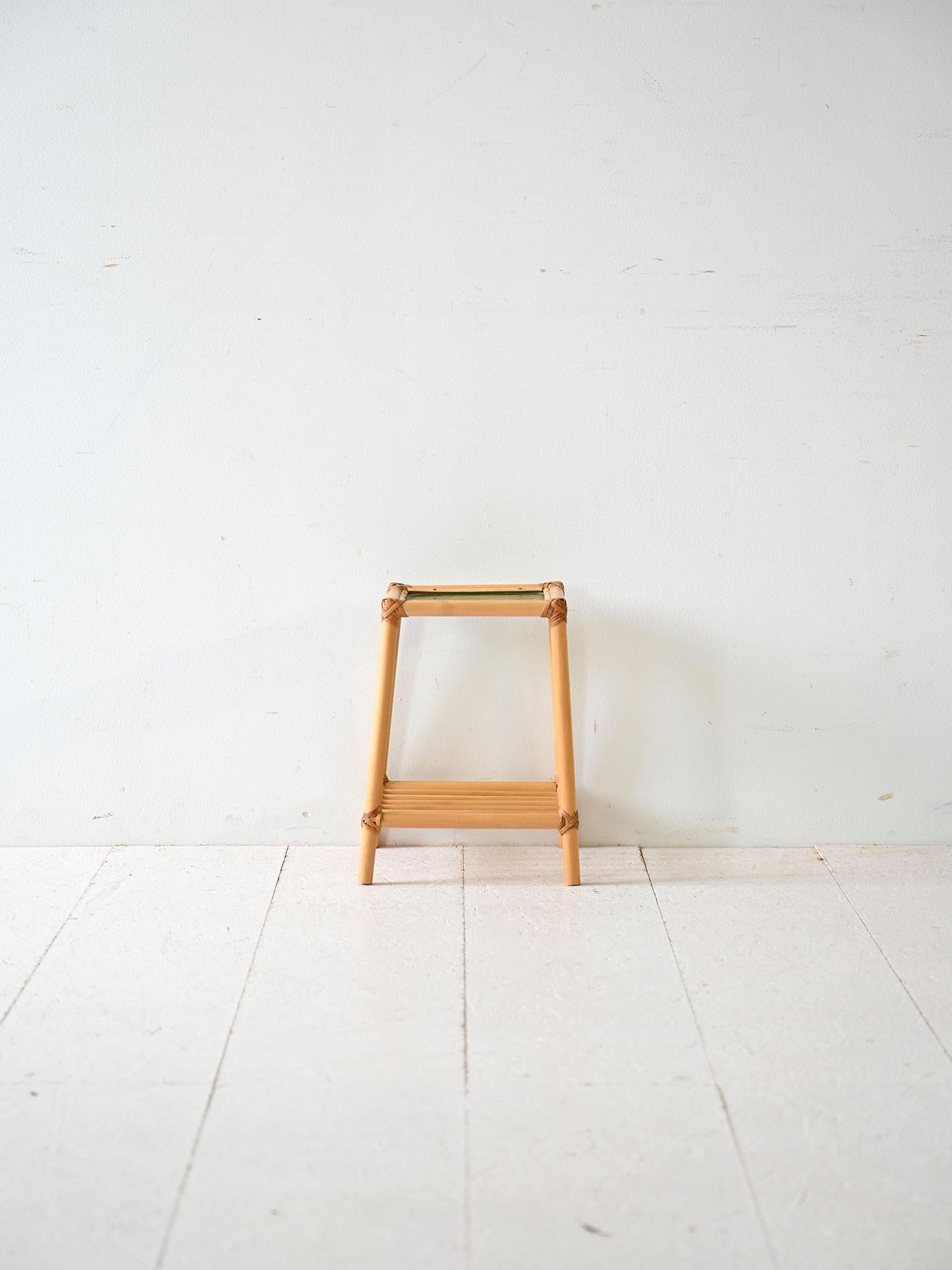 Scandinave moderne Support de vase en bambou vintage en vente