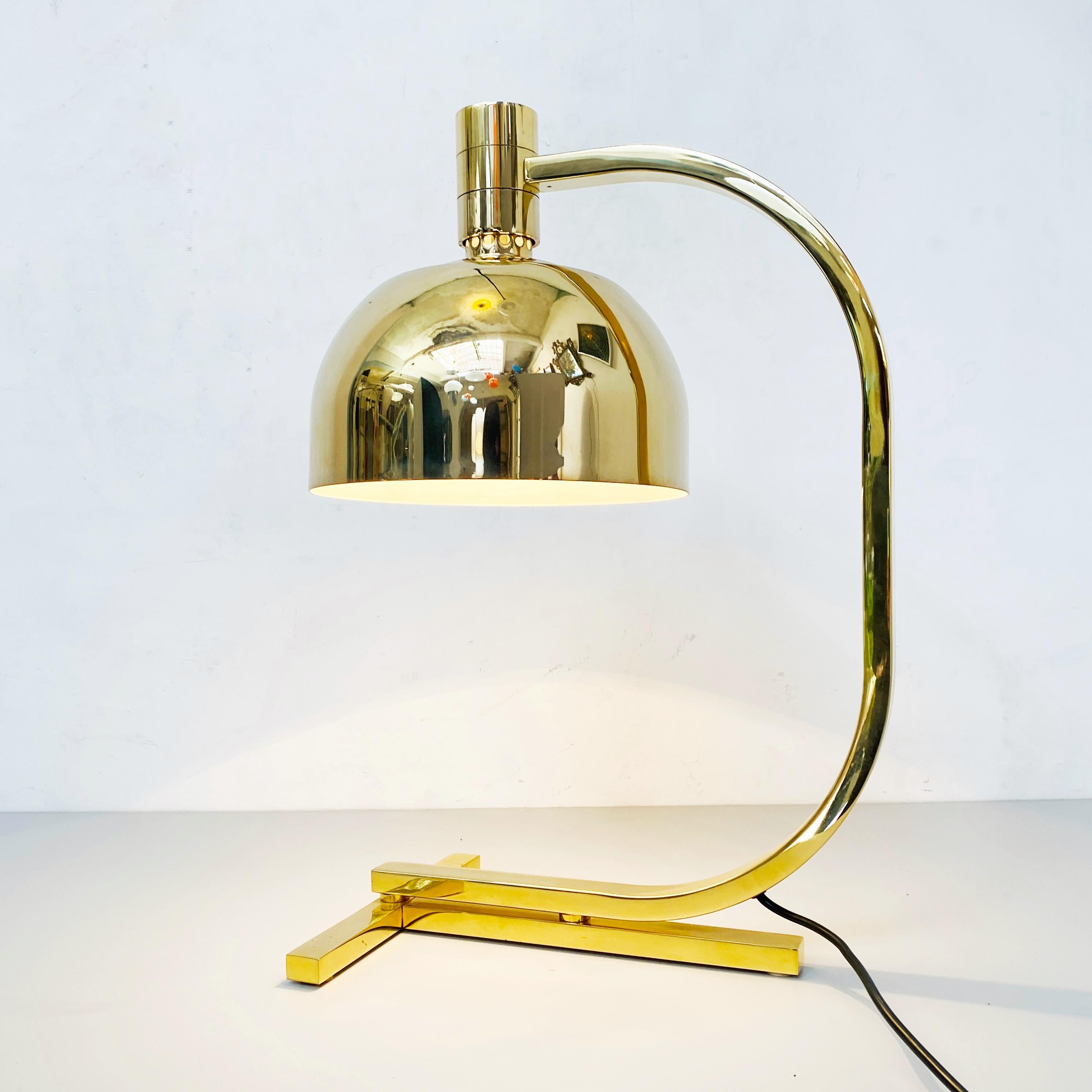 Italian Mid-Century Modern AM \ AS Series gold chrome table lamp by Franco Albini and Franca Helg for Sirrah, 1969
Lamp belonging to the AM / AS series produced by Sirrah in 1969 and designed by Franco Albini and Franca Helg. Table lamp with